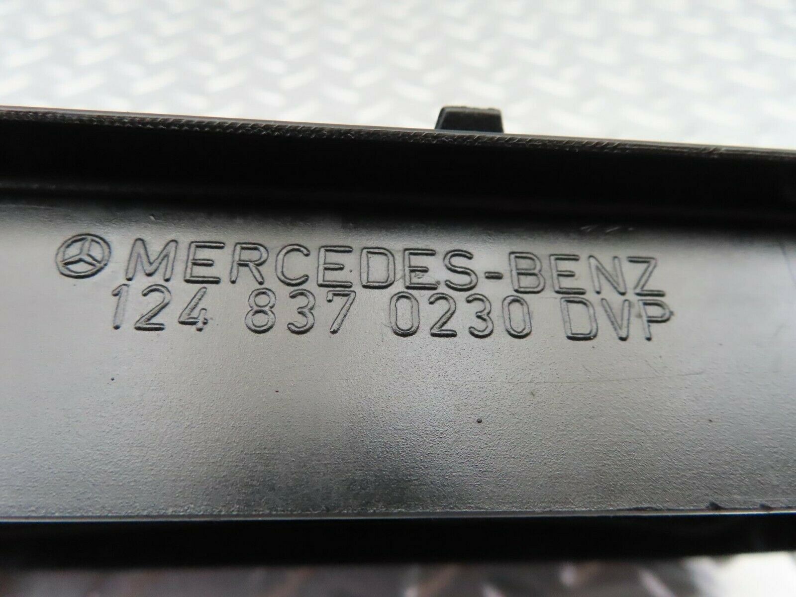 6744 Mercedes-Benz S124 E220 Wagon Rear Air Intake Vent 1248370230