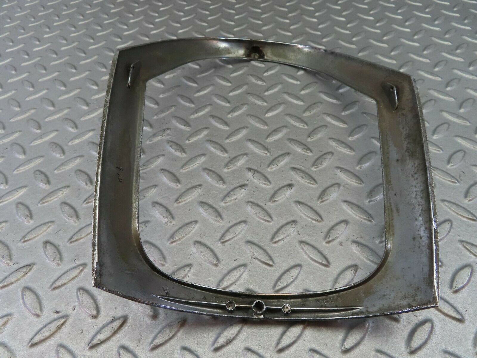 8116 Mercedes-Benz W108 Headlight Chrome Frame