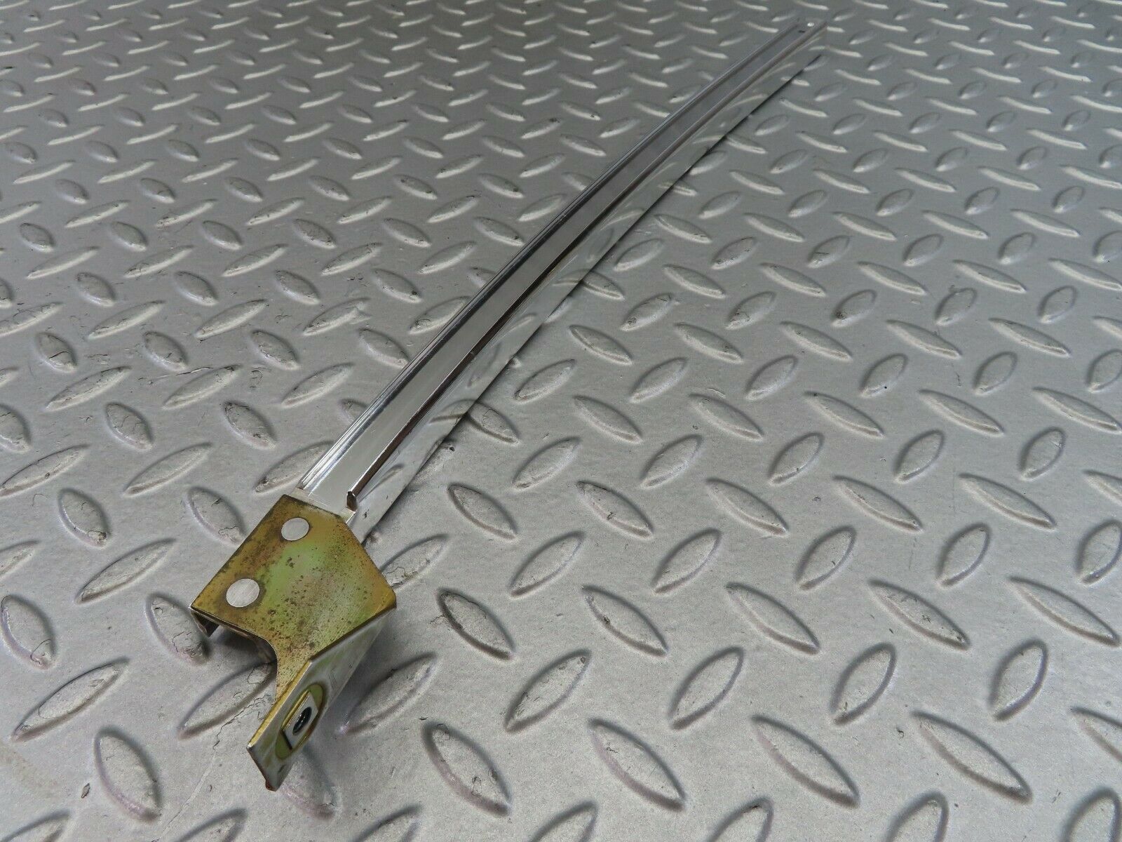 7662 Mercedes-Benz S123 230TE Wagon Rear Left Chrome Window Channel