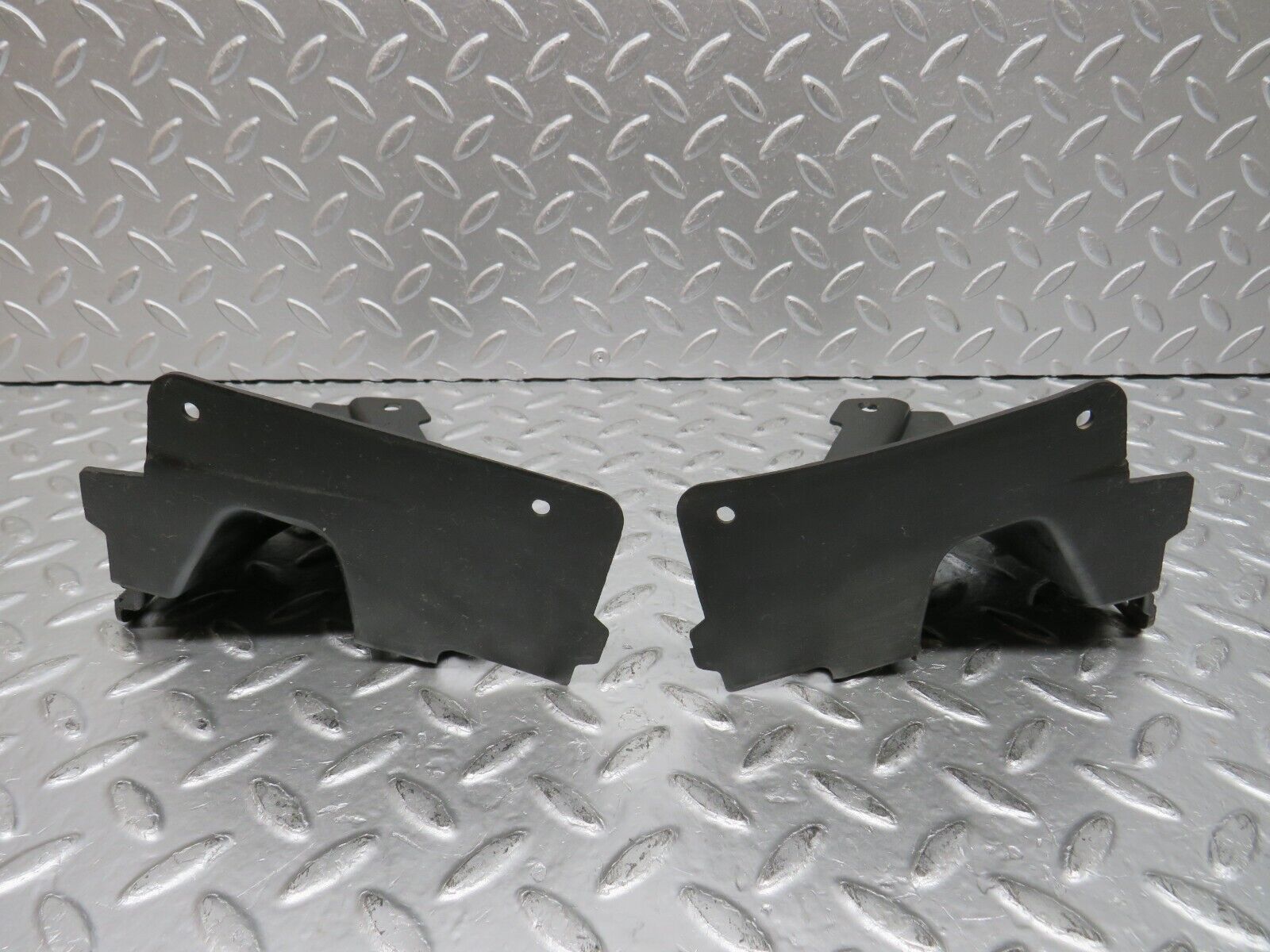 32365 Mercedes-Benz S124 300TE Covering Side Member Pair 1246280907 1246281007