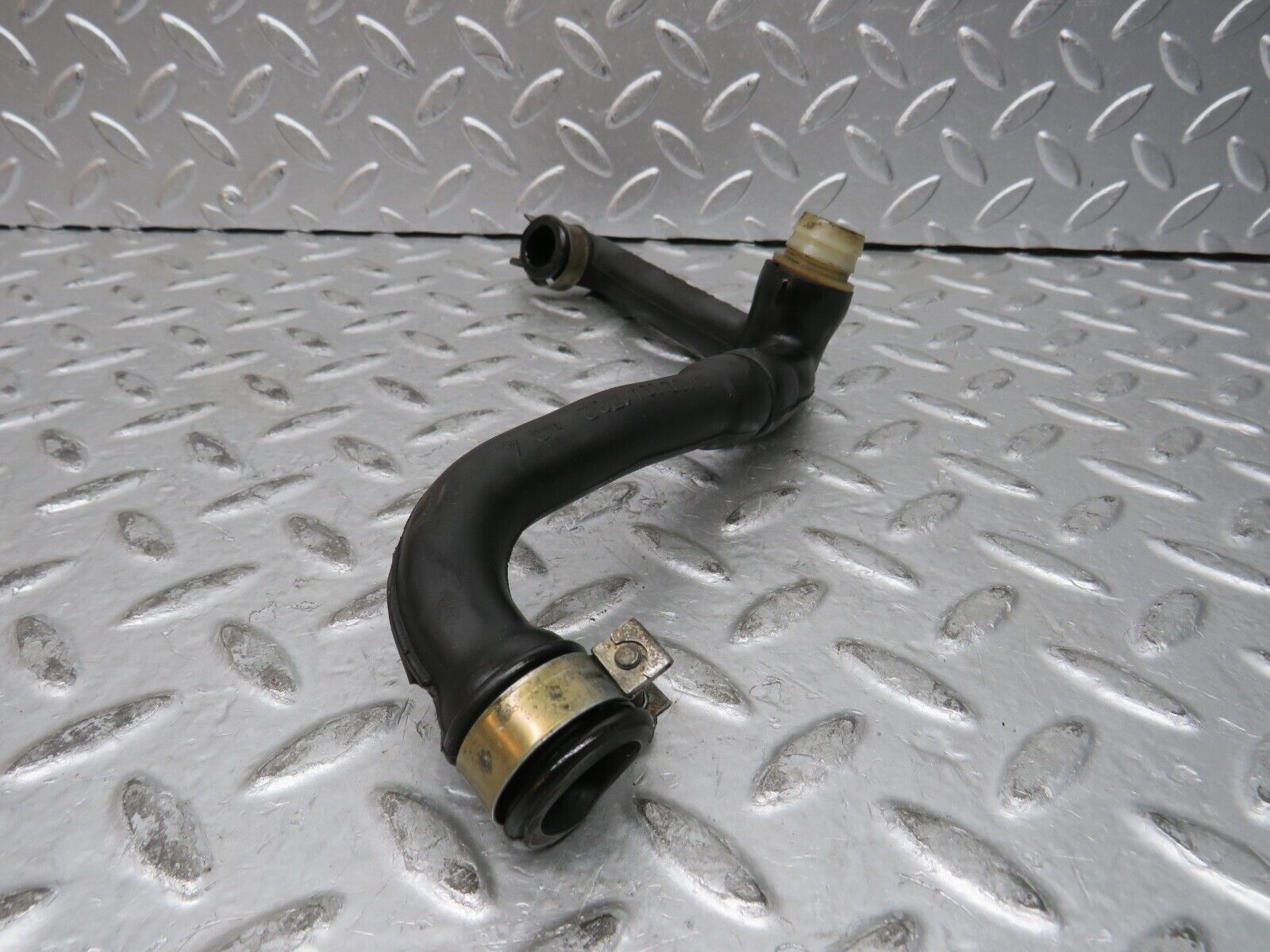28844 Mercedes-Benz W123 230E Air Intake Pipe 1020941782 1020941682