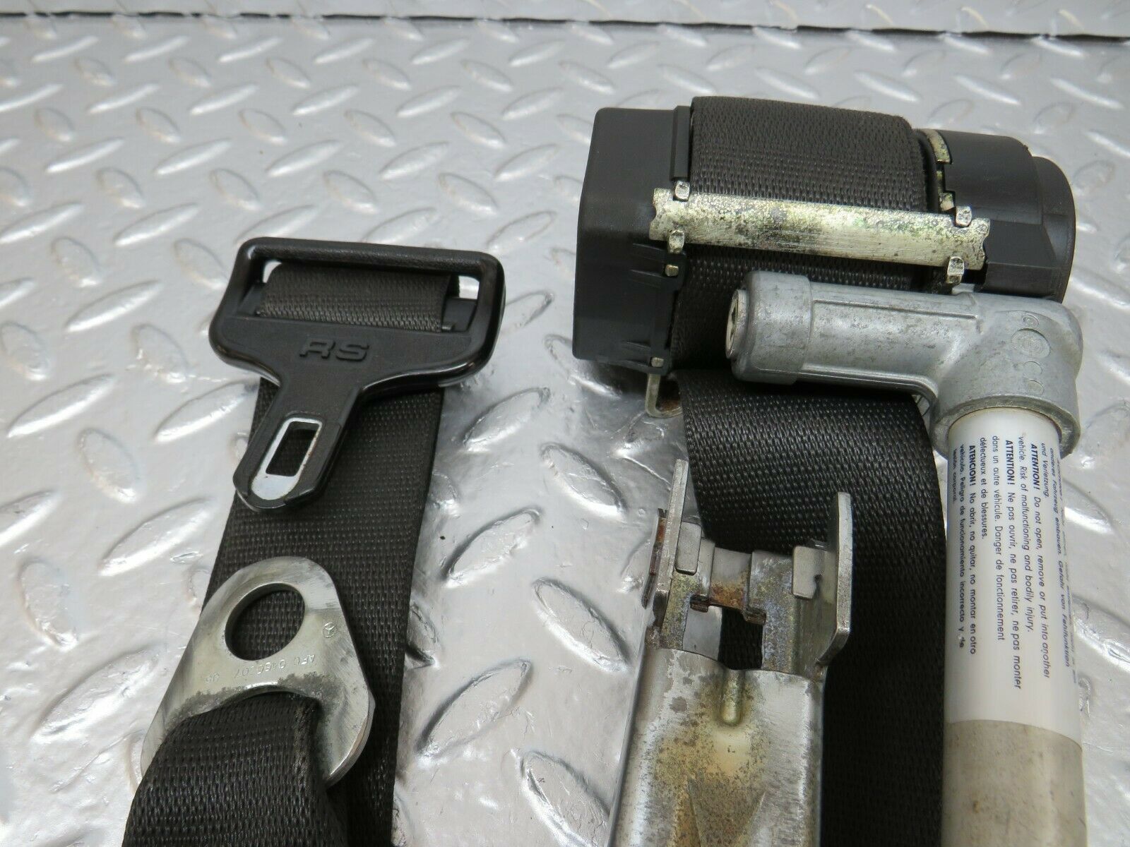 24386 Mercedes-Benz S124 220TE Wagon Front Left Seat Belt 1248609785