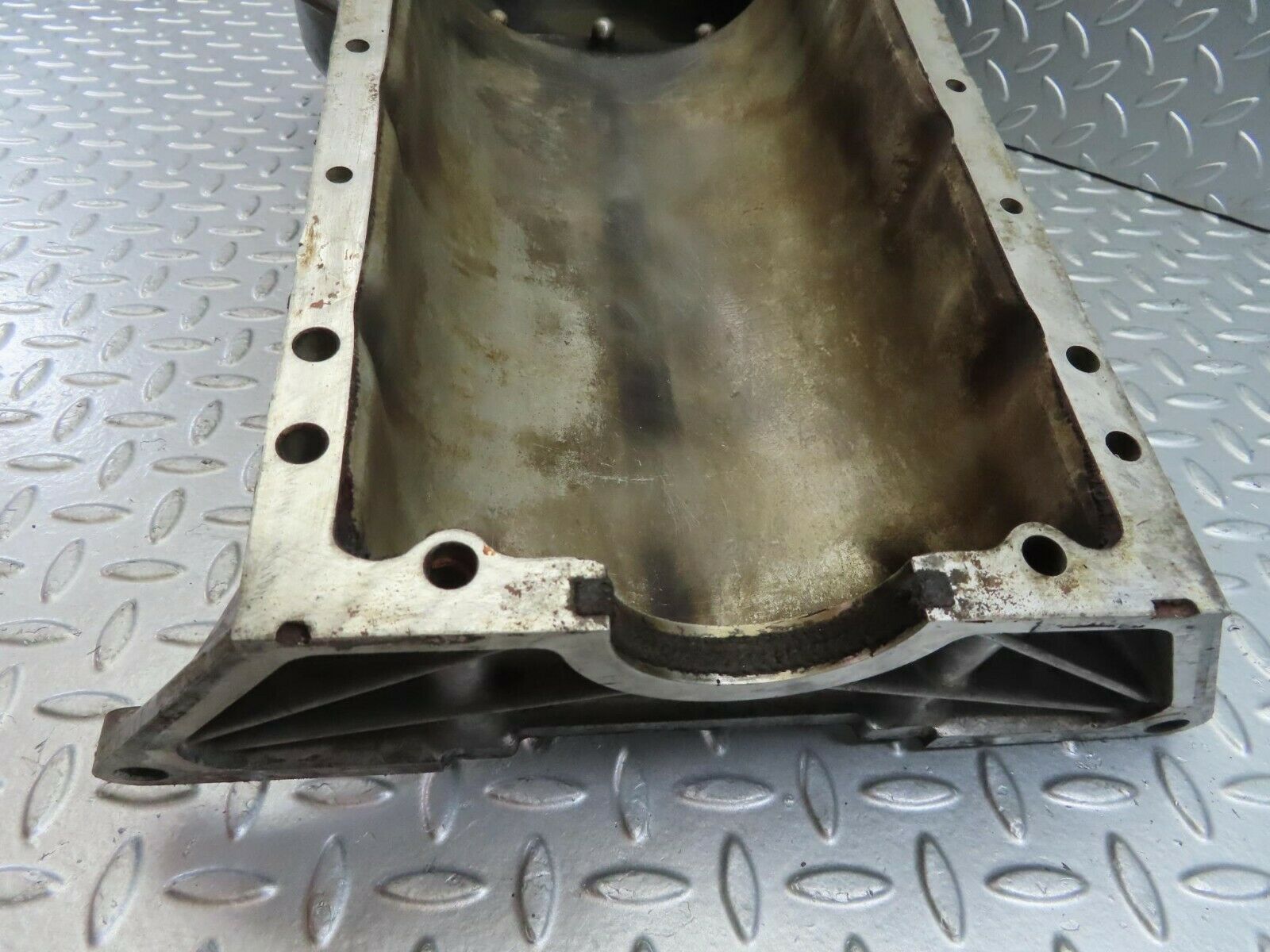 10194 Mercedes-Benz W111 220SE Oil Pan Oil Sump 1800142302