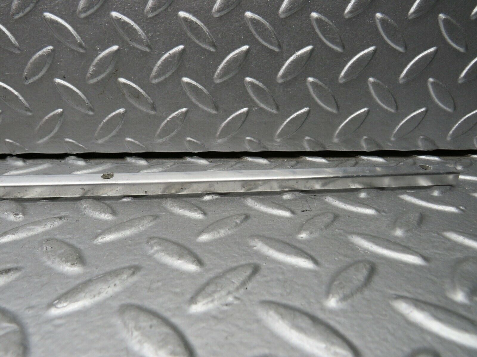 21763 Mercedes-Benz W126 300SE Sun Roof Chrome Trim