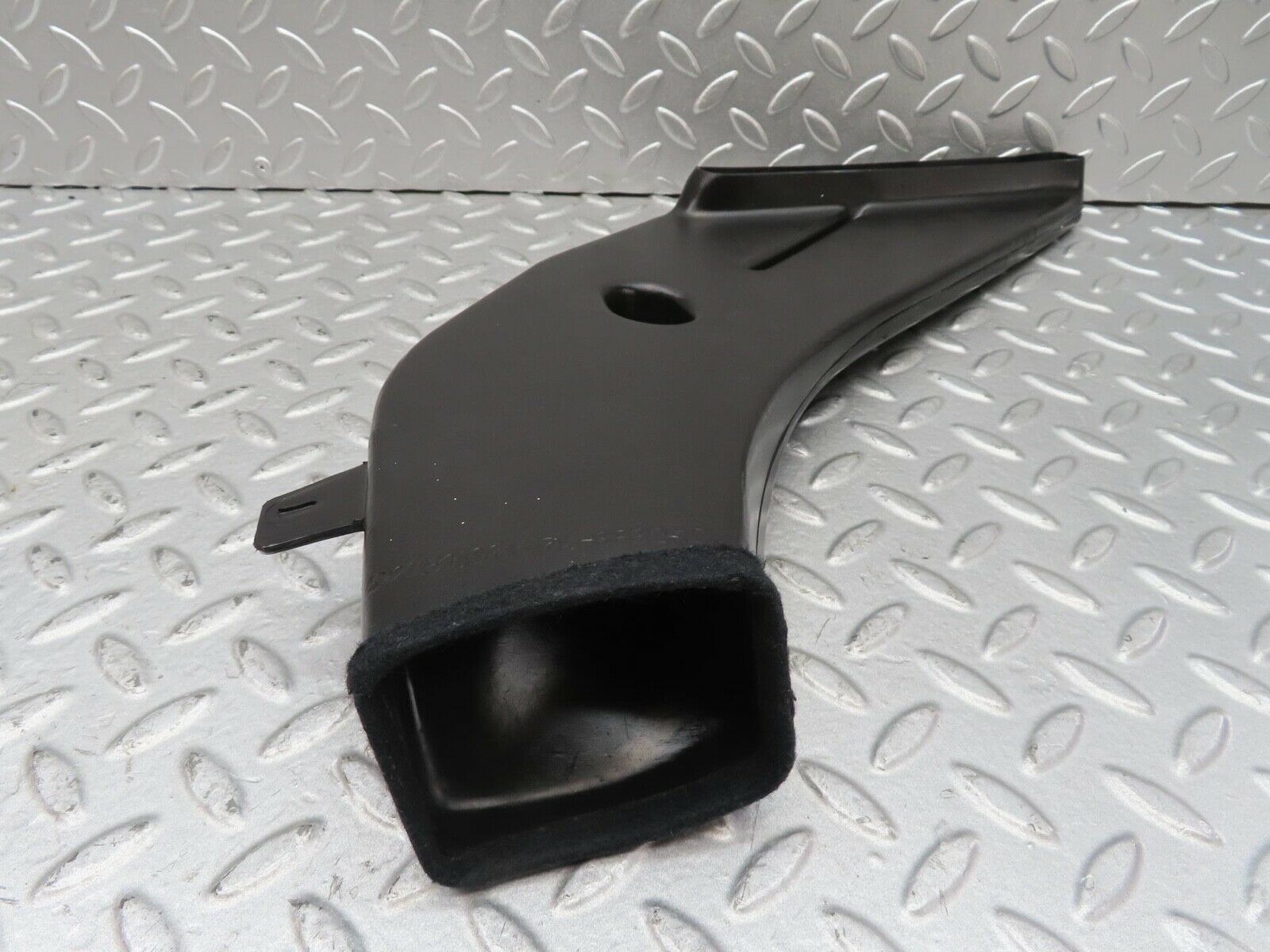 14686 Mercedes-Benz W201 190E Air Duct Heater Ventilation Right Side