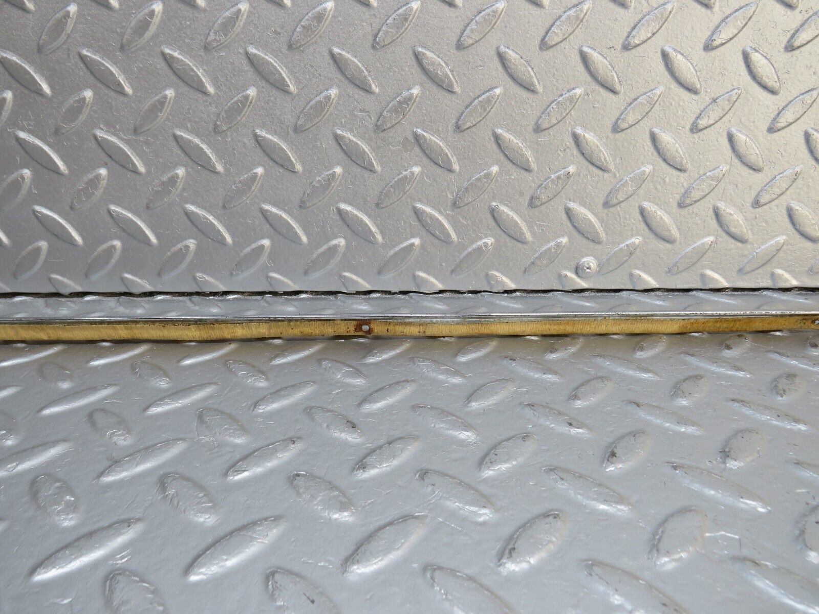 40487 Mercedes-Benz W110 230 Dashboard Chrome Trim