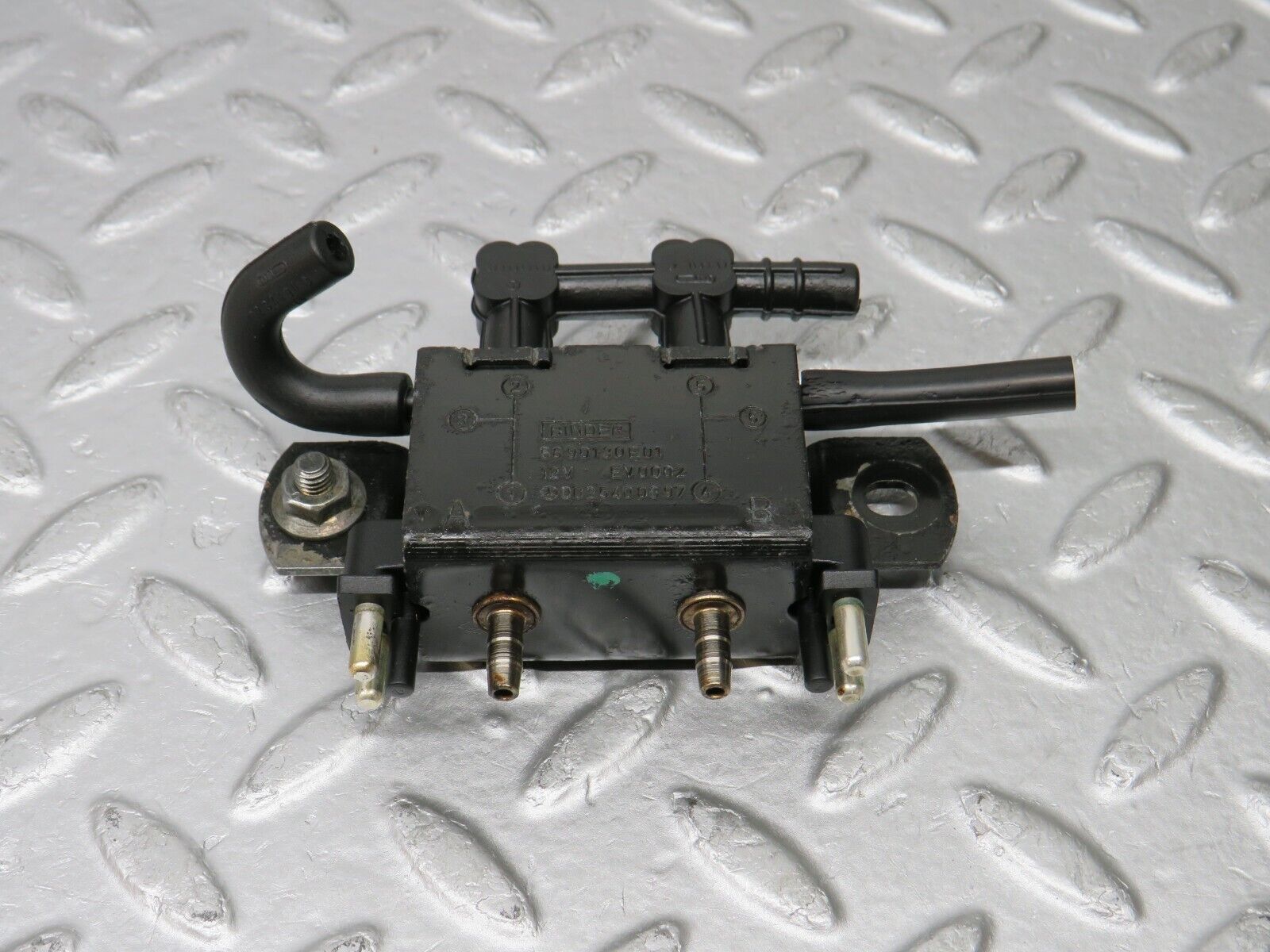 38325 Mercedes-Benz R129 280SL Coupe Solenoid Vacuum Valve 0025400097