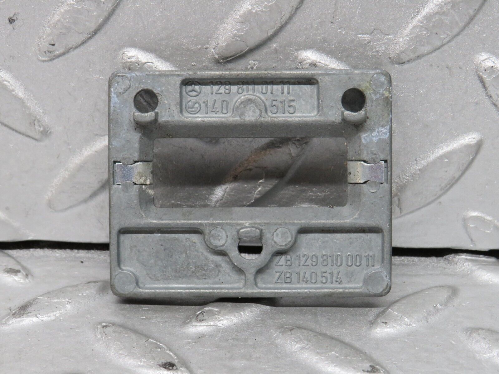 37843 Mercedes-Benz A124 320E Cabriolet Rear View Mirror Bracket 1298110111