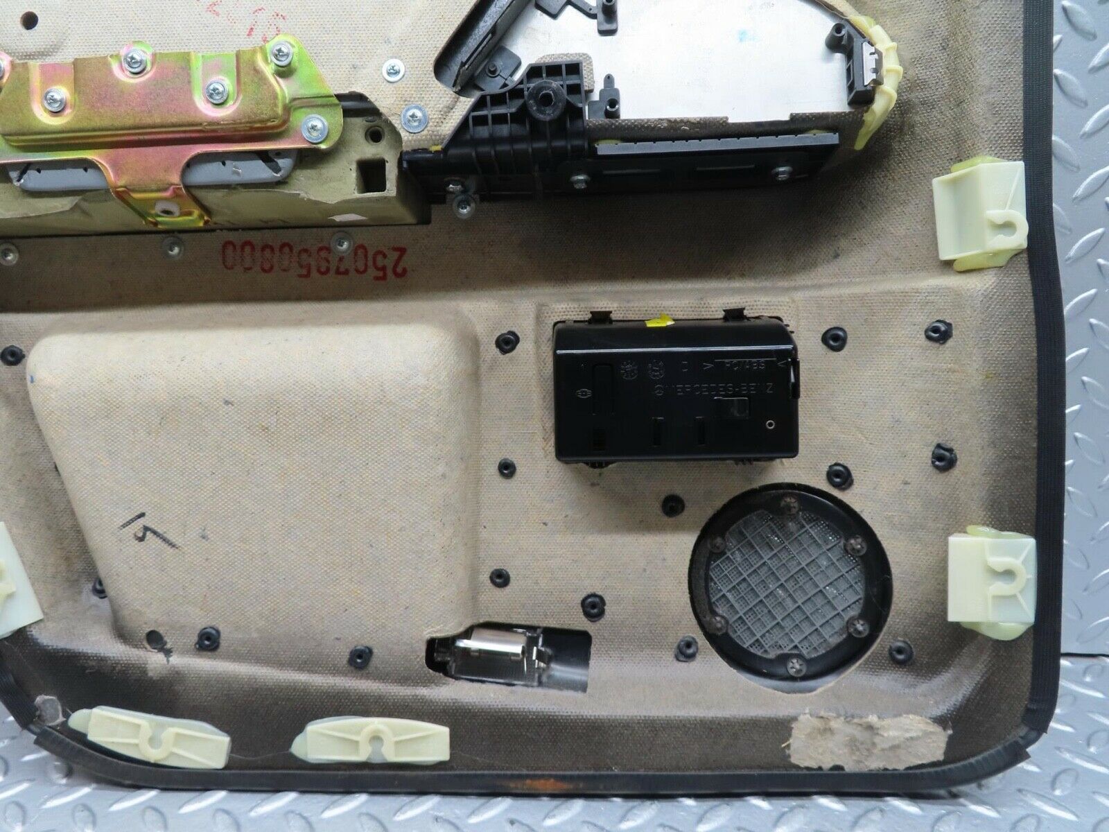 15107 Mercedes-Benz W140 S320 Rear Right Door Card