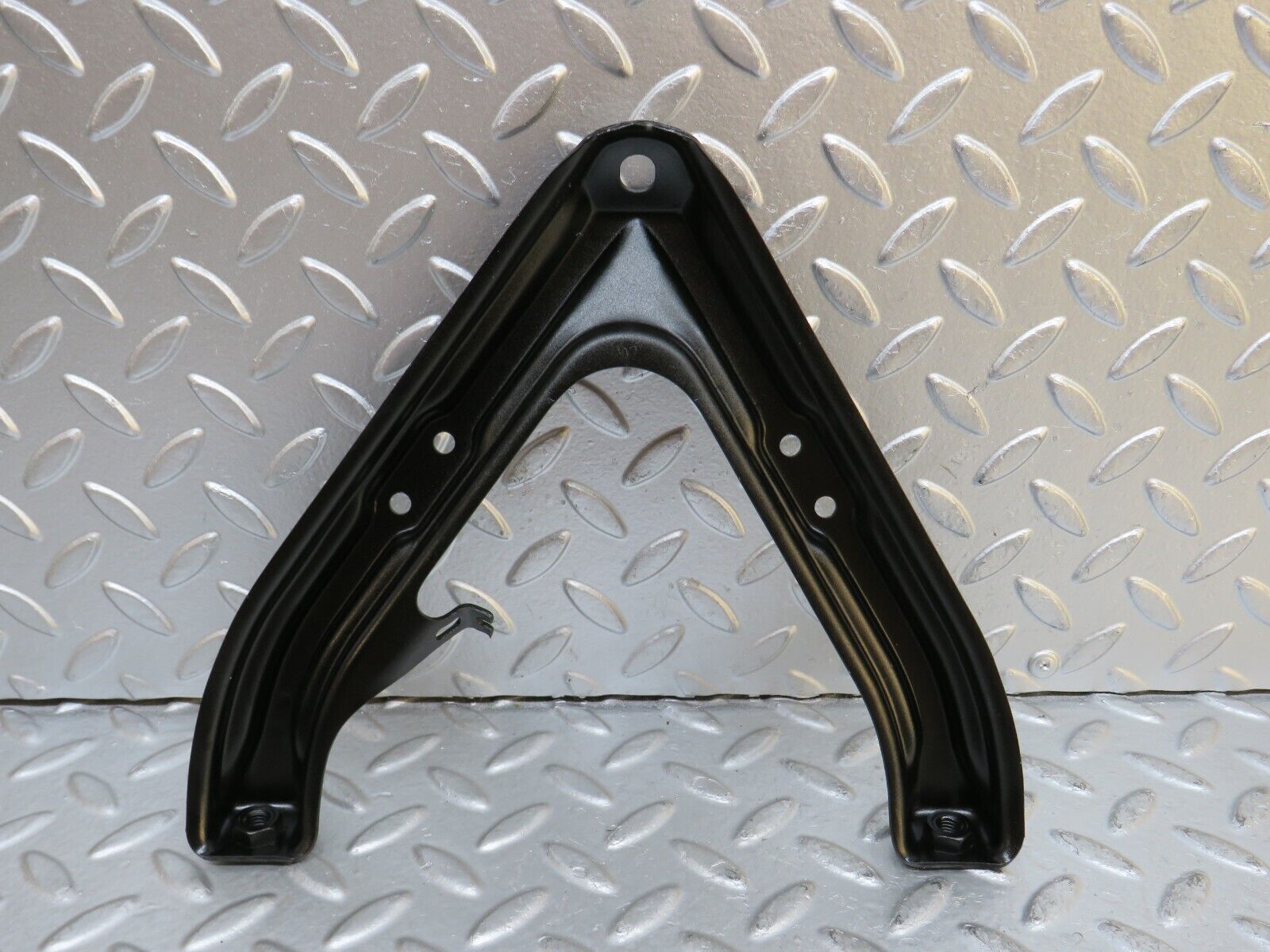 29428 Mercedes-Benz W124 230E Air Intake Manifold Bracket