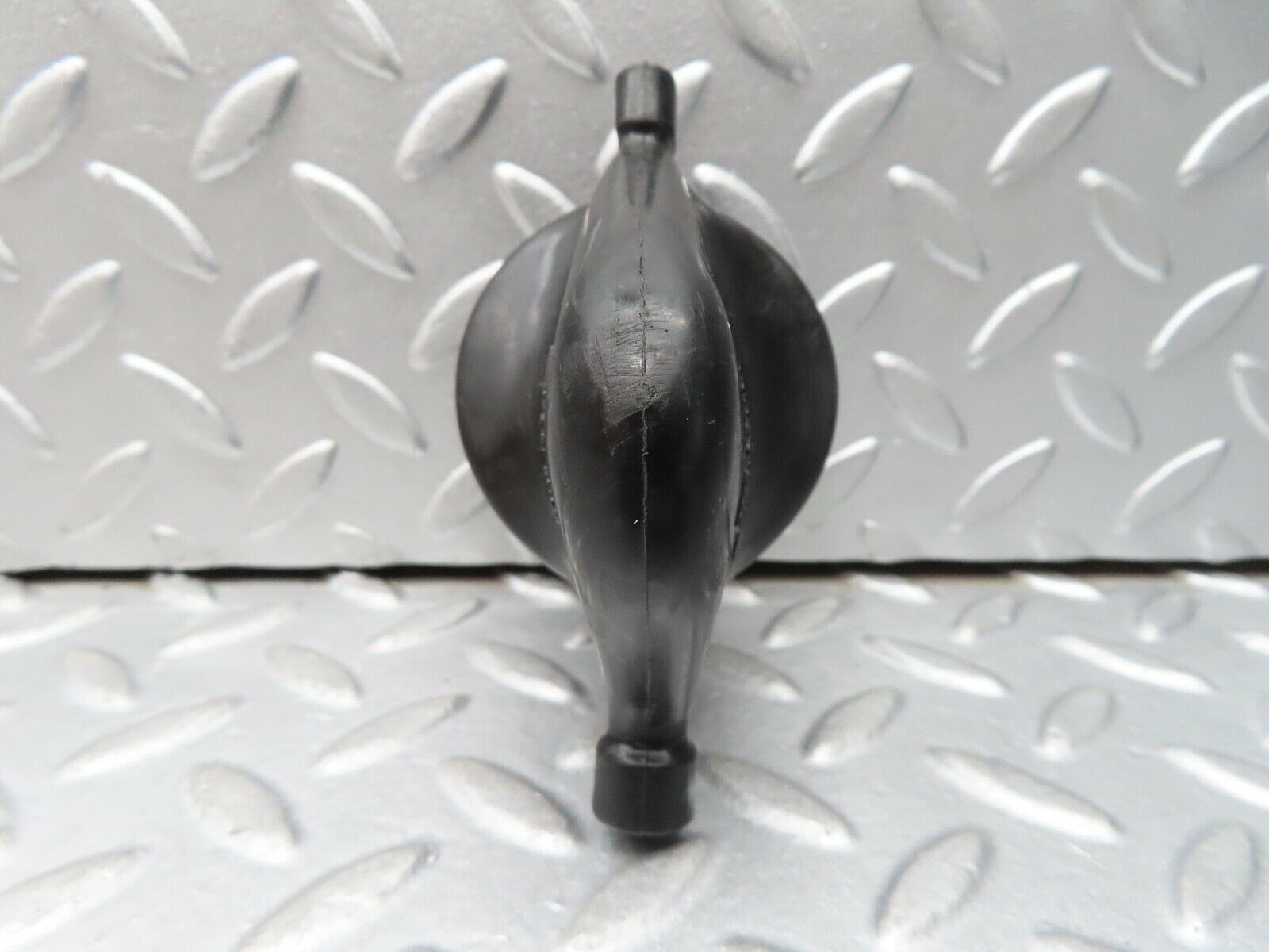 17644 Mercedes-Benz W116 450SEL Ignition Coil Cover Cap 0001581485