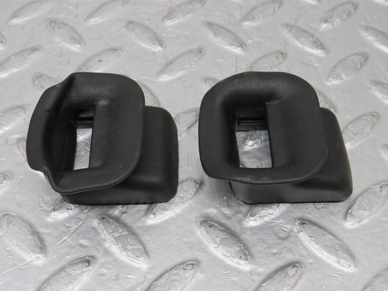 34742 Mercedes-Benz W210 320E Front Door Check Strap Rubber Cover 2027272430