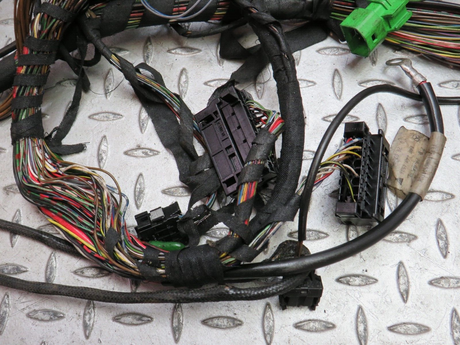 35687 Mercedes-Benz W210 320E Engine Wiring Harness 2105450481 0015409981