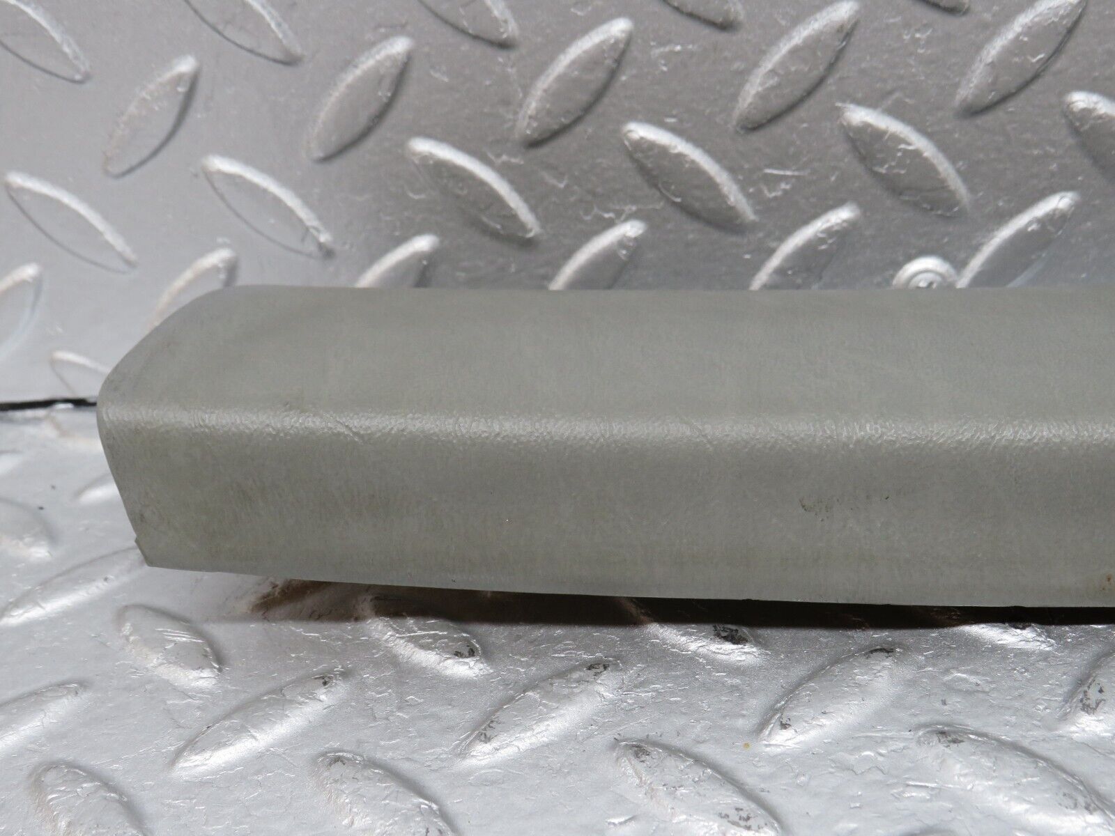 36060 Mercedes-Benz W126 420SE A Pillar Interior Cover Left Side Grey