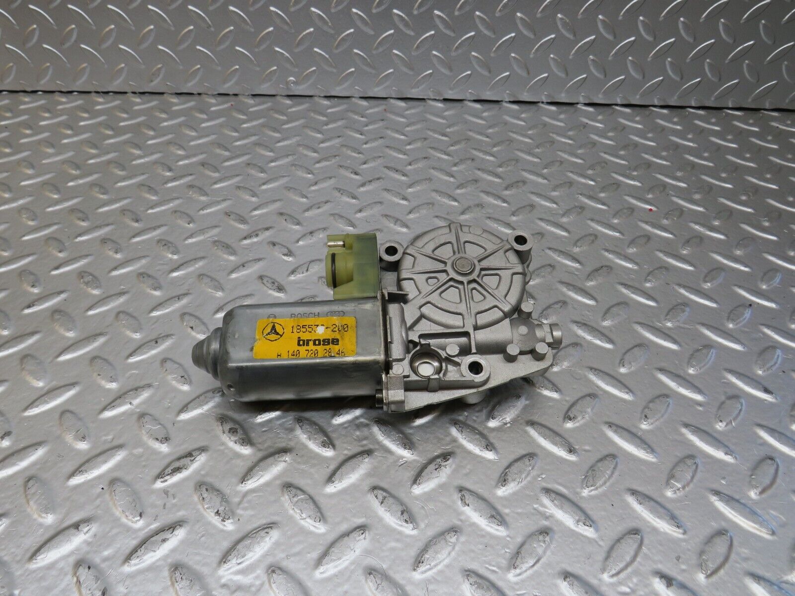 24743 Mercedes-Benz W140 S320 Front Right Window Regulator Motor 1407202846