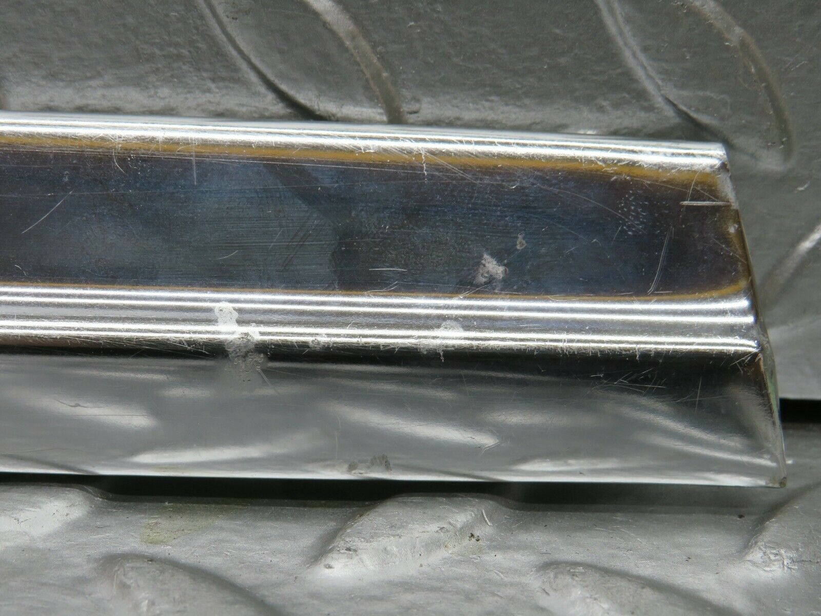 22740 Mercedes-Benz C107 450SLC Coupe Rear Left Window Chrome Trim