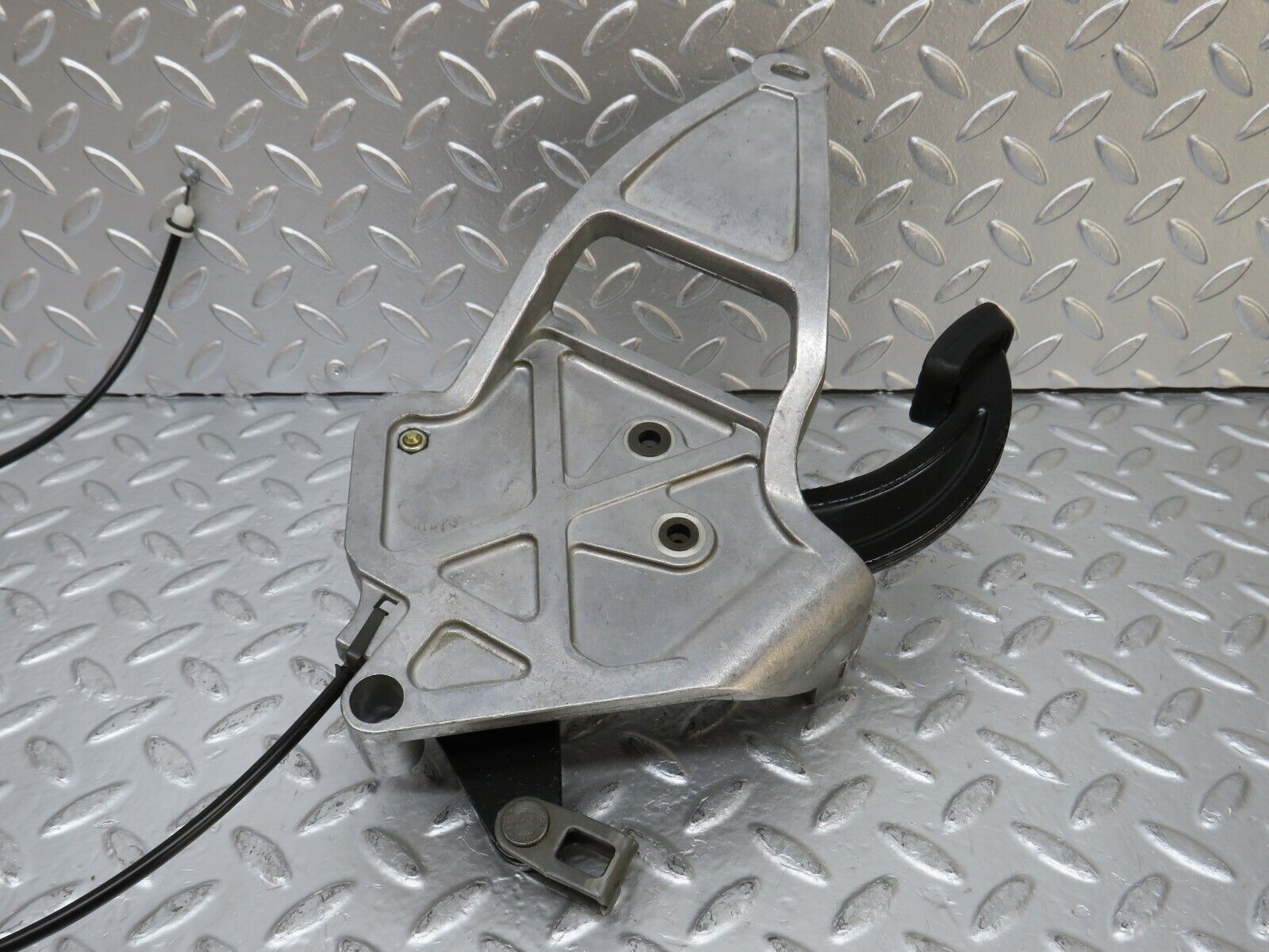 25758 Mercedes-Benz W124 280E Parking Brake Pedal 1244270736 1244270801