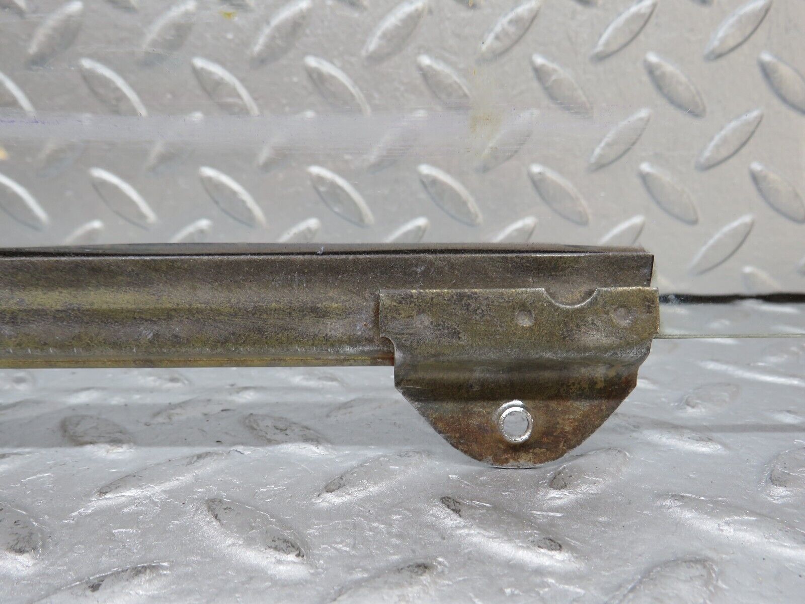 35874 Mercedes-Benz W108 Front Right Door Window Glass