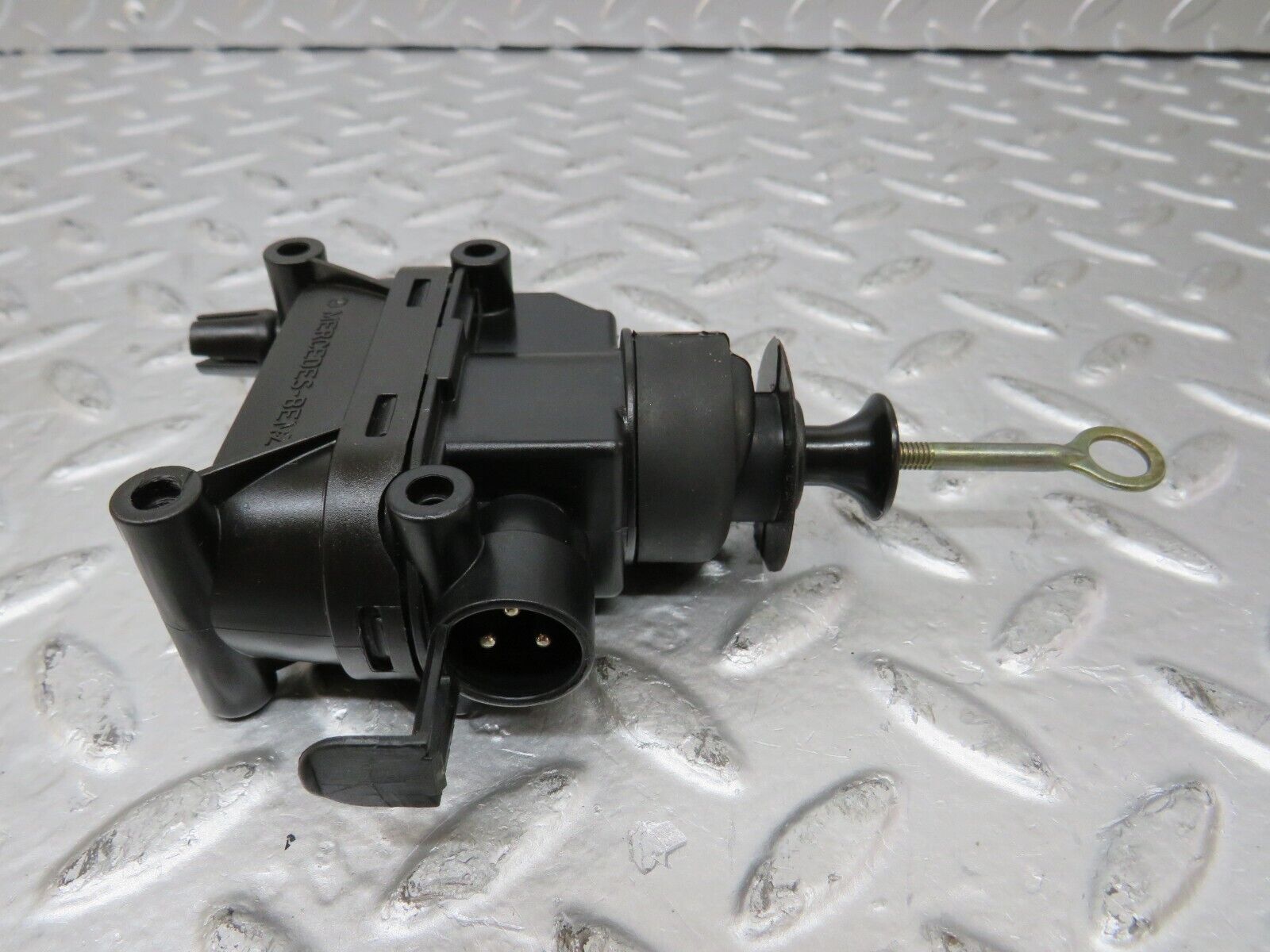 25996 Mercedes-Benz W124 280E Door Lock Vacuum Actuator