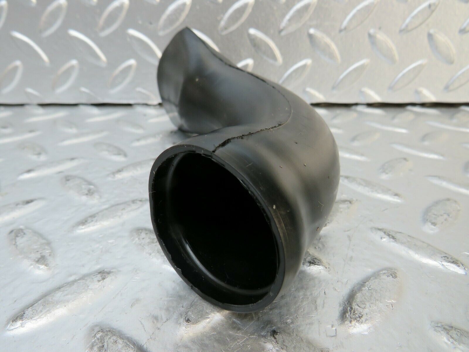 23352 Mercedes-Benz W116 350SE Water Drain Hose Pipe 1168350397