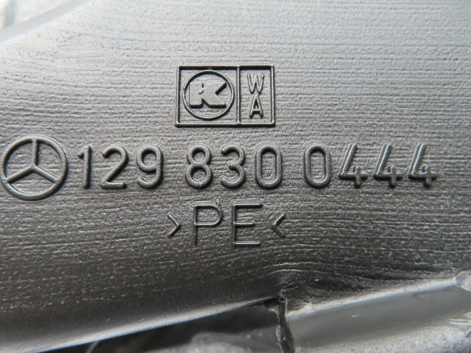 19893 Mercedes-Benz R129 300SL Coupe Front Right Air Vent Duct 1298300444