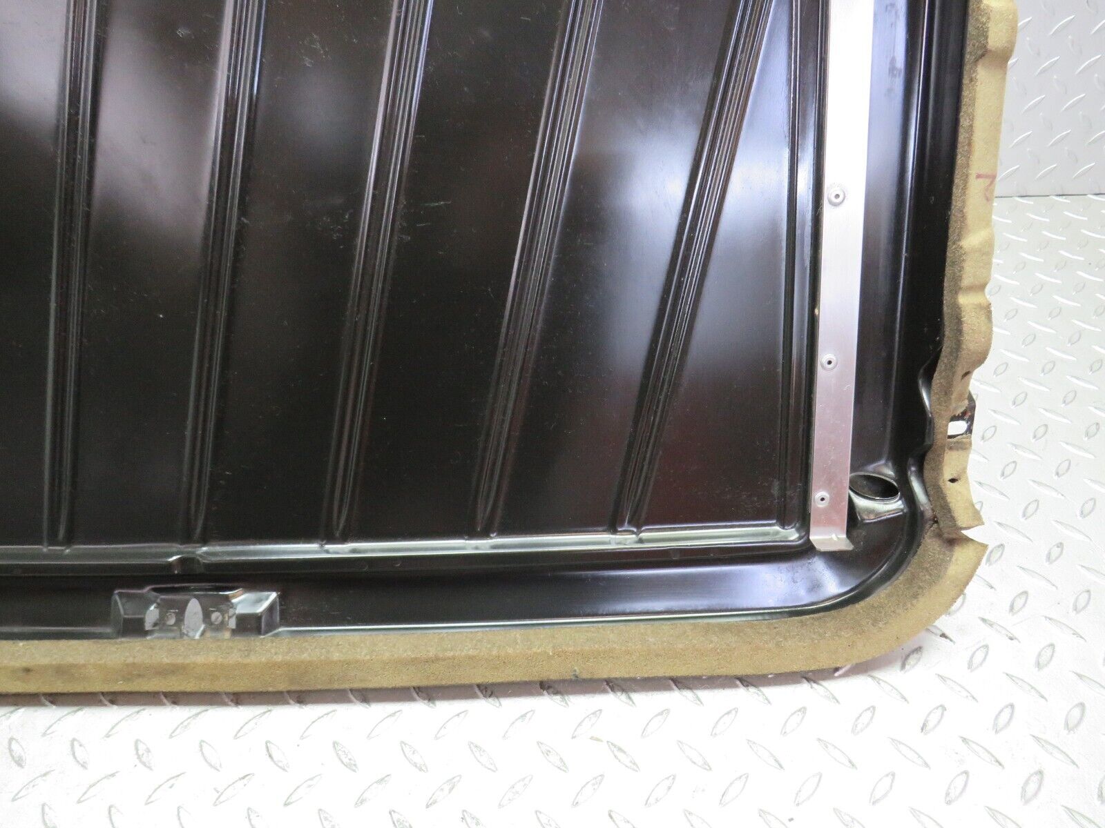 32578 Mercedes-Benz S124 300TE Wagon Power Sunroof Frame 2017800144