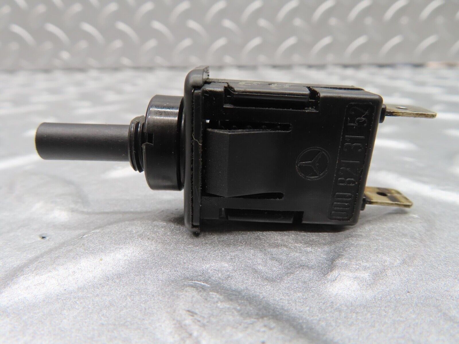 16066 Mercedes-Benz W123 280E Glove Box Light Switch 0008213152