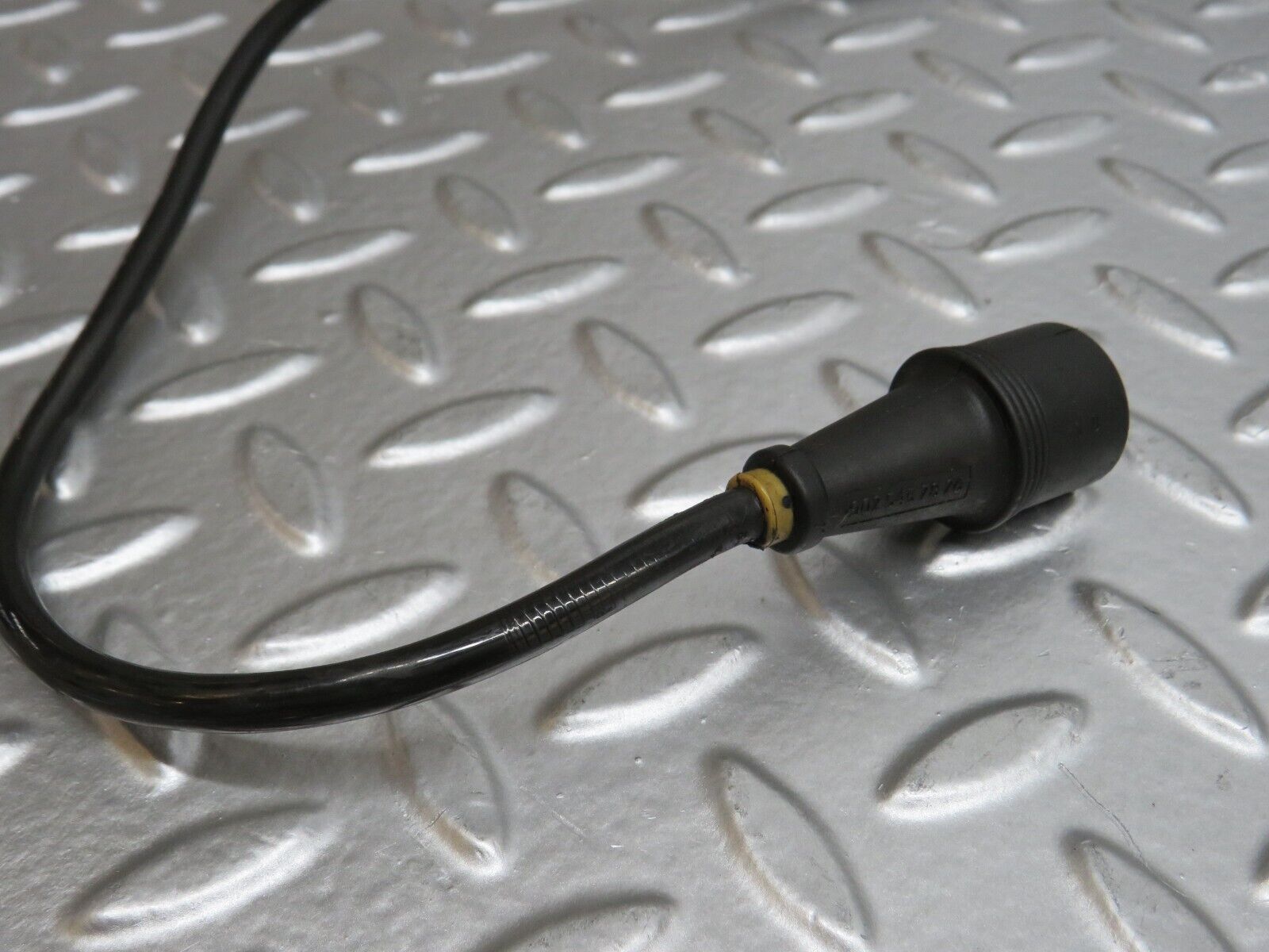 29591 Mercedes-Benz W124 230E ABS Sensor 0265001110