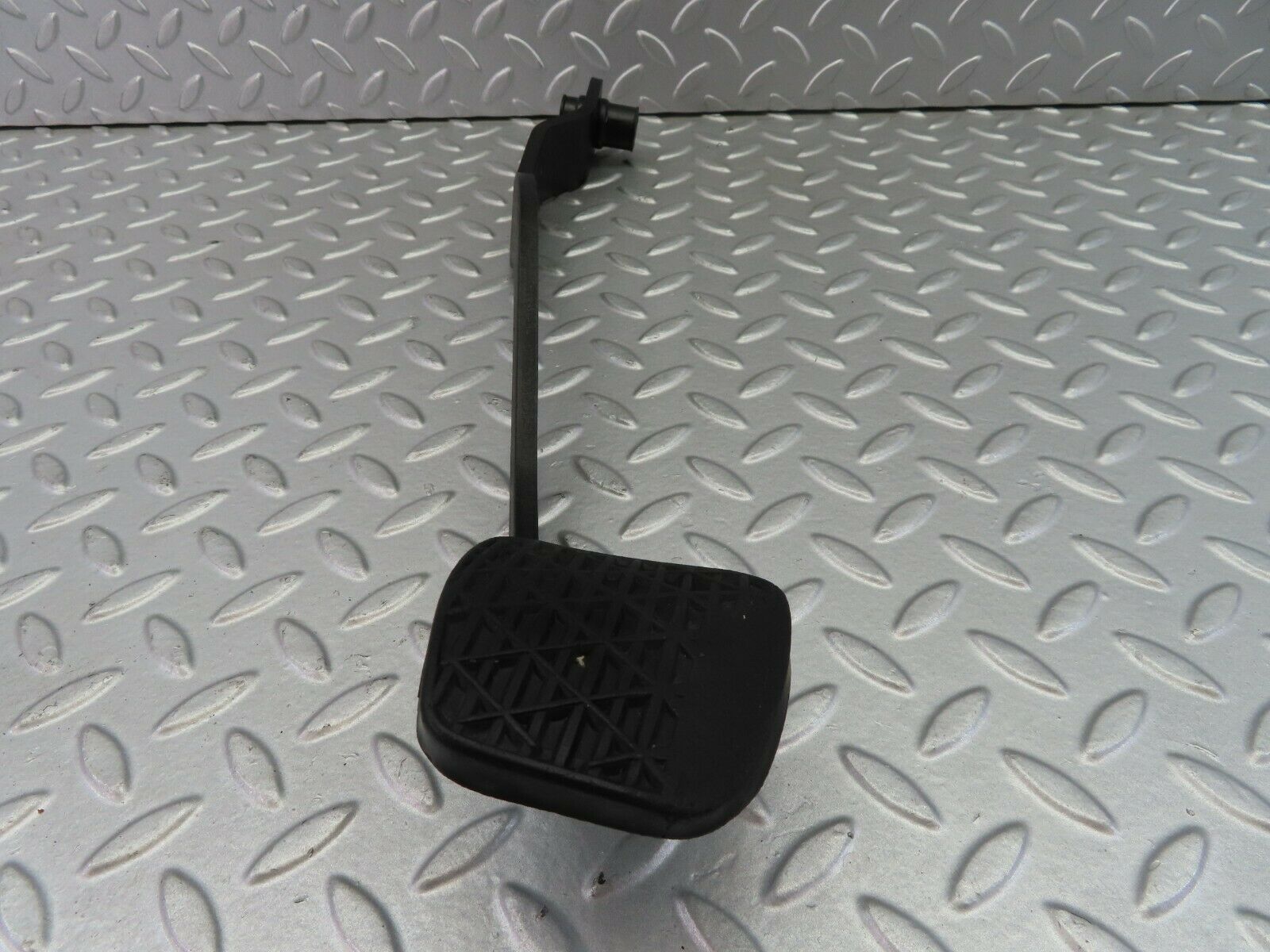 7404 Mercedes-Benz W116 450SE Brake Pedal