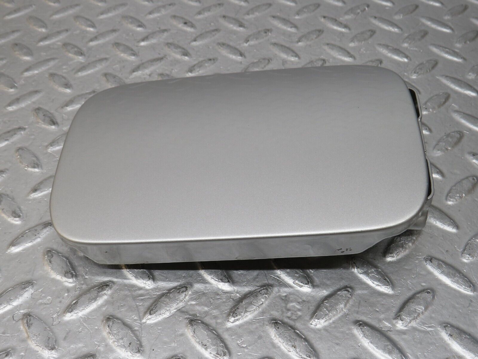 34912 Mercedes-Benz W210 320E Fuel Tank Flap Cap 2105841839