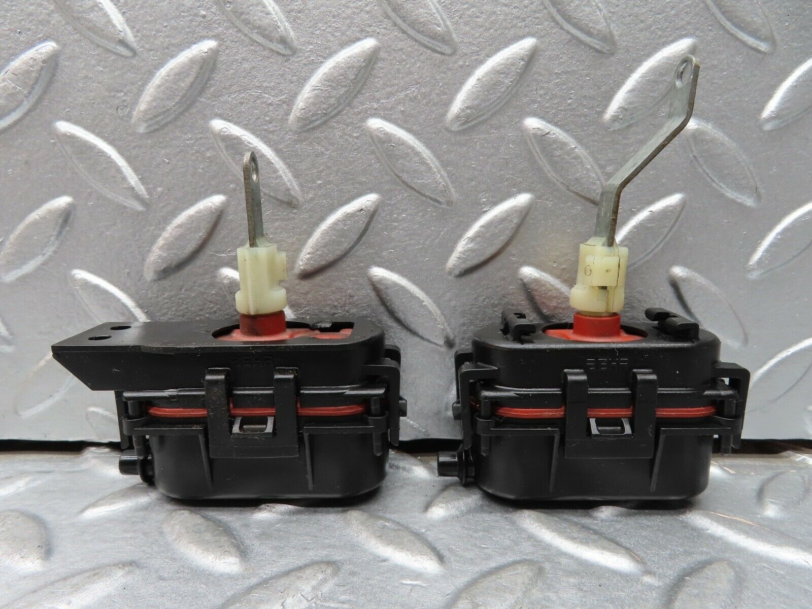 20188 Mercedes-Benz R129 300SL Coupe Heater Box Vacuum Actuator 2pcs