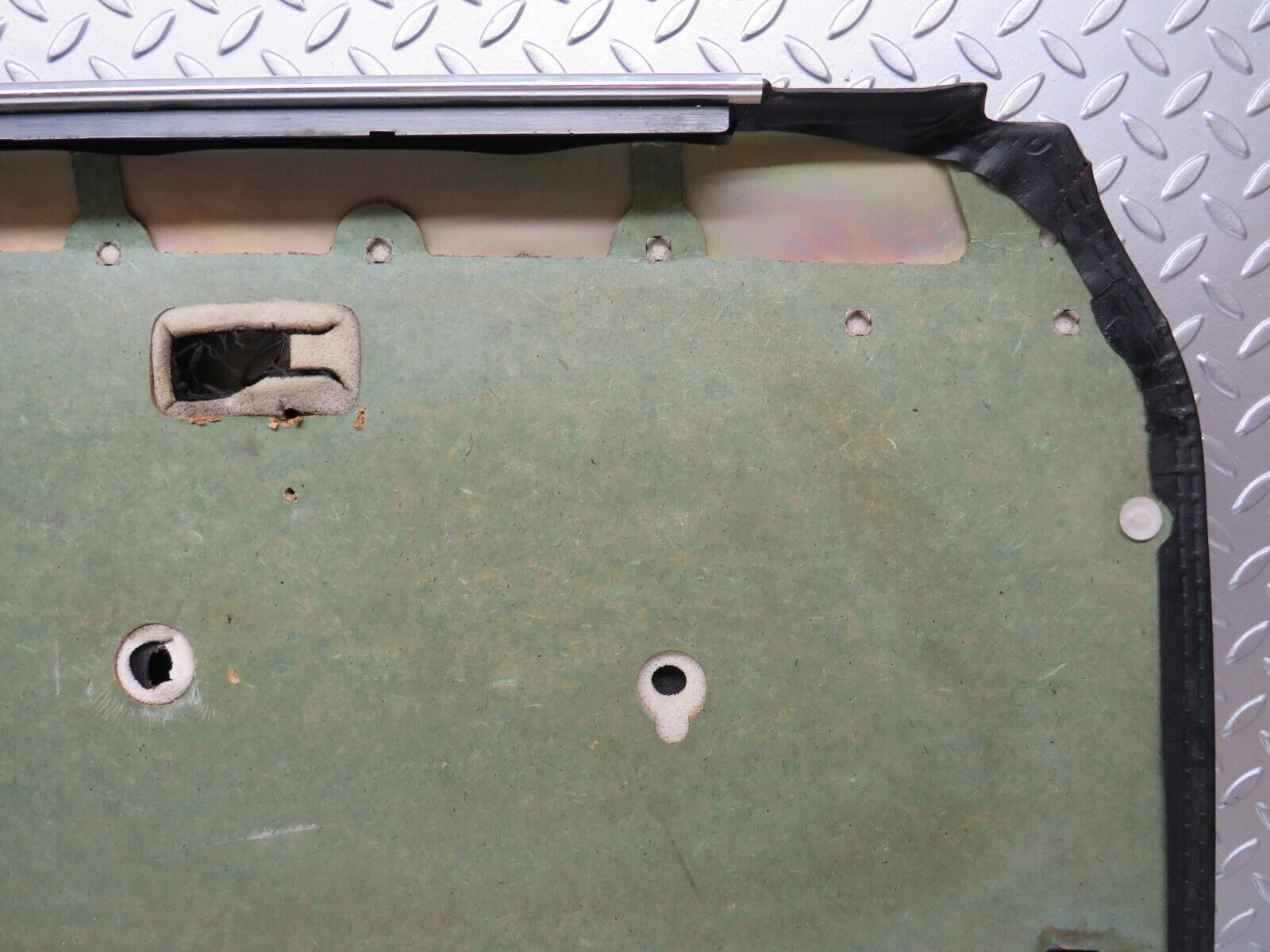 28023 Mercedes-Benz W123 280E Front Right Door Card Black