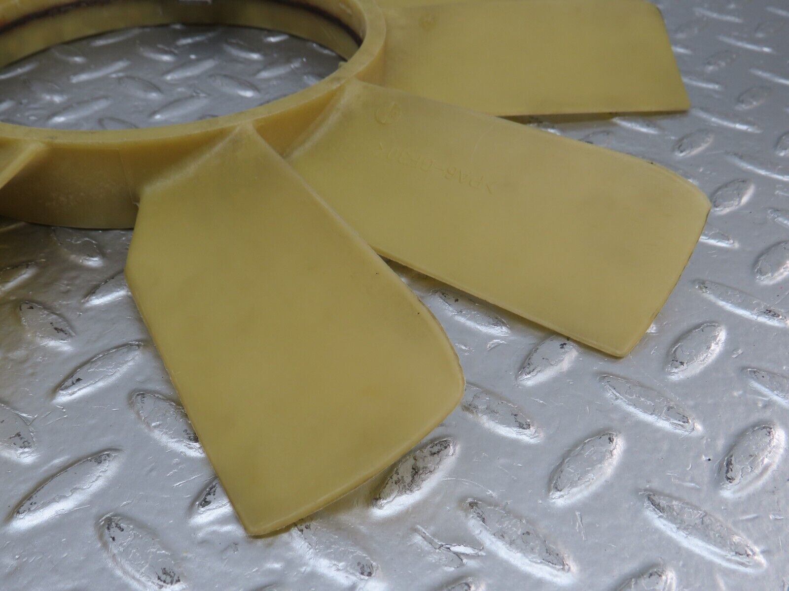 34160 Mercedes-Benz W124 260E Engine Cooling Fan 1032000423