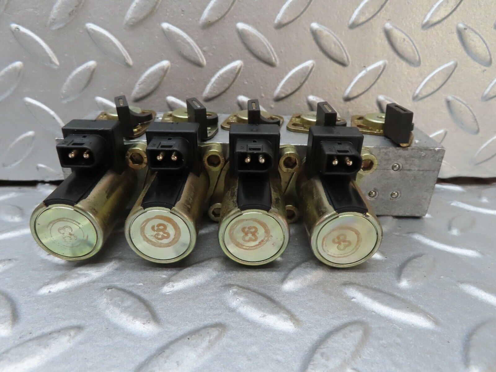 17472 Mercedes-Benz R129 300SL Coupe Soft Top Hydraulic Valve Block Right Side