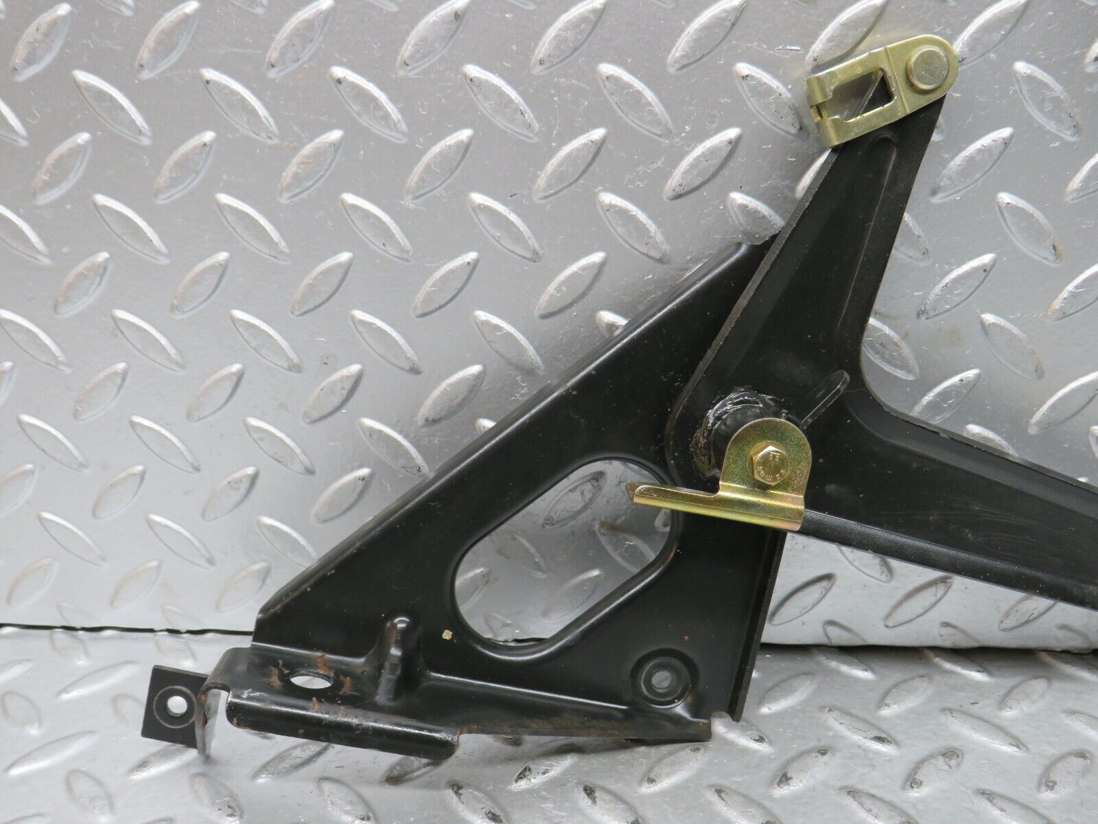 28859 Mercedes-Benz W123 230E Handbrake Regulator