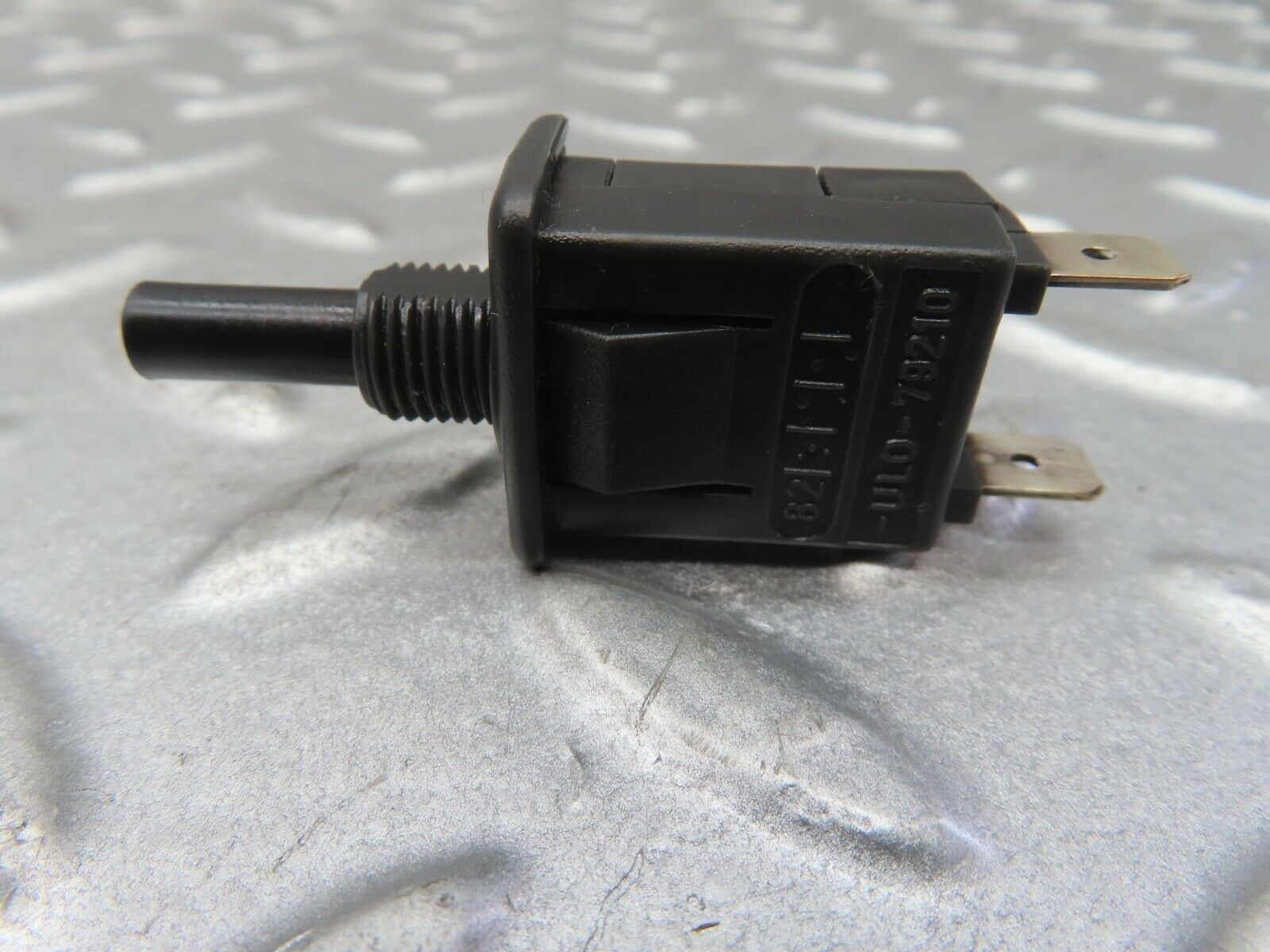 13677 Mercedes-Benz W123 200 Glove Box Light Switch 0008213252