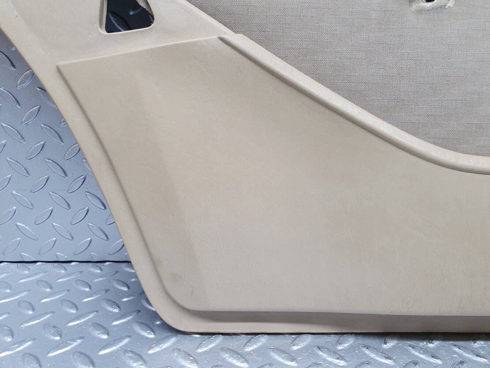 41120 Mercedes-Benz W126 300SE Rear Left Door Card Beige 1267370170