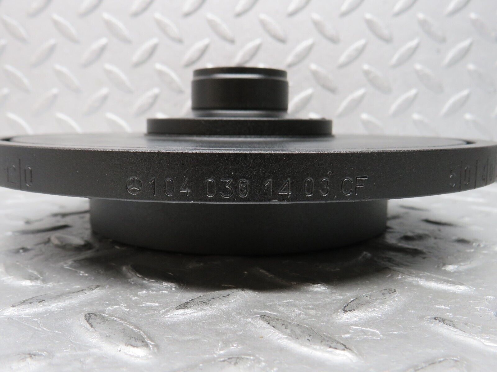 38130 Mercedes-Benz A124 320E Cabriolet Crankshaft Vibration Damper 1040301403