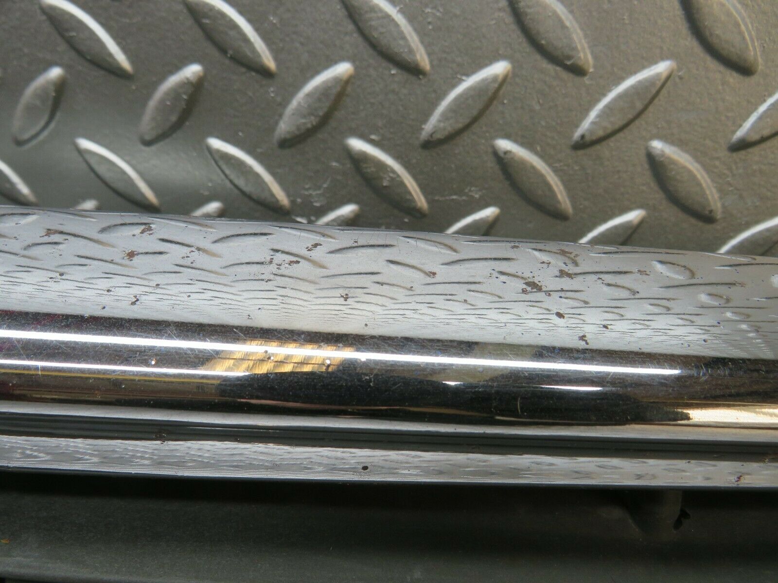 22852 Mercedes-Benz C107 450SLC Coupe Bonnet Grill 1078881523