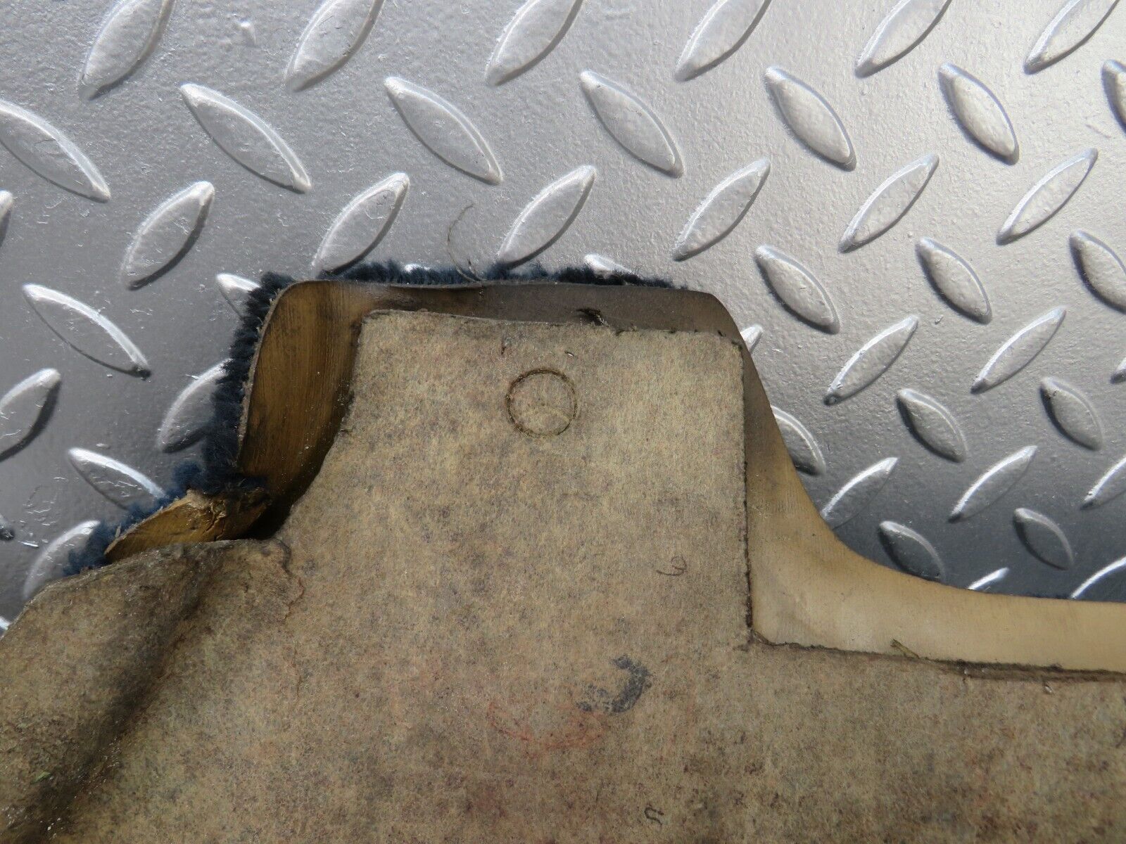 25262 Mercedes-Benz W201 190D Centre Console Carpet Blue Left