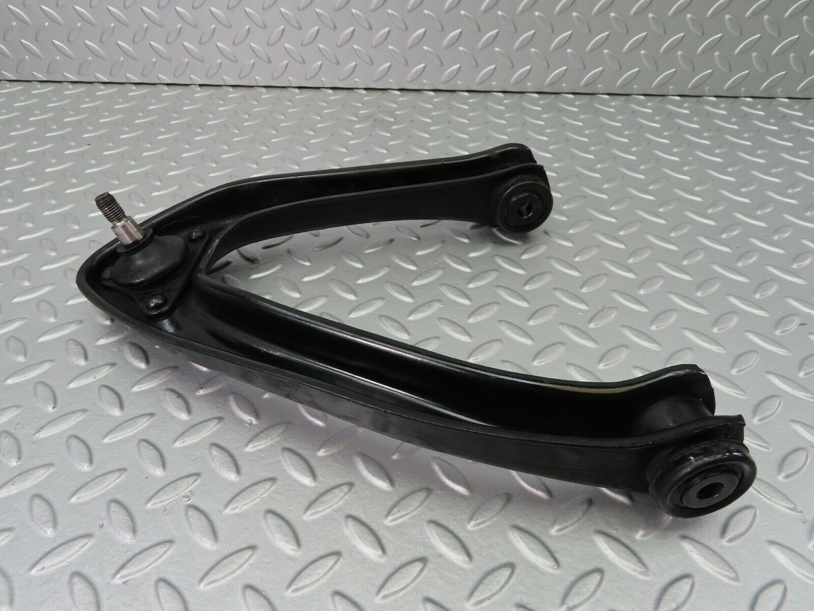 7213 Mercedes-Benz C107 350SLC Coupe Upper Control Arm Left