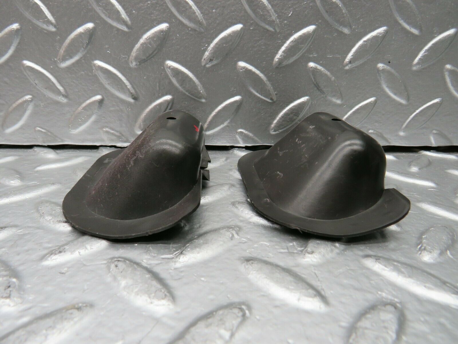 22624 Mercedes-Benz C124 E220 Washer Nozzle Cover Pair 1248890325 1248890425