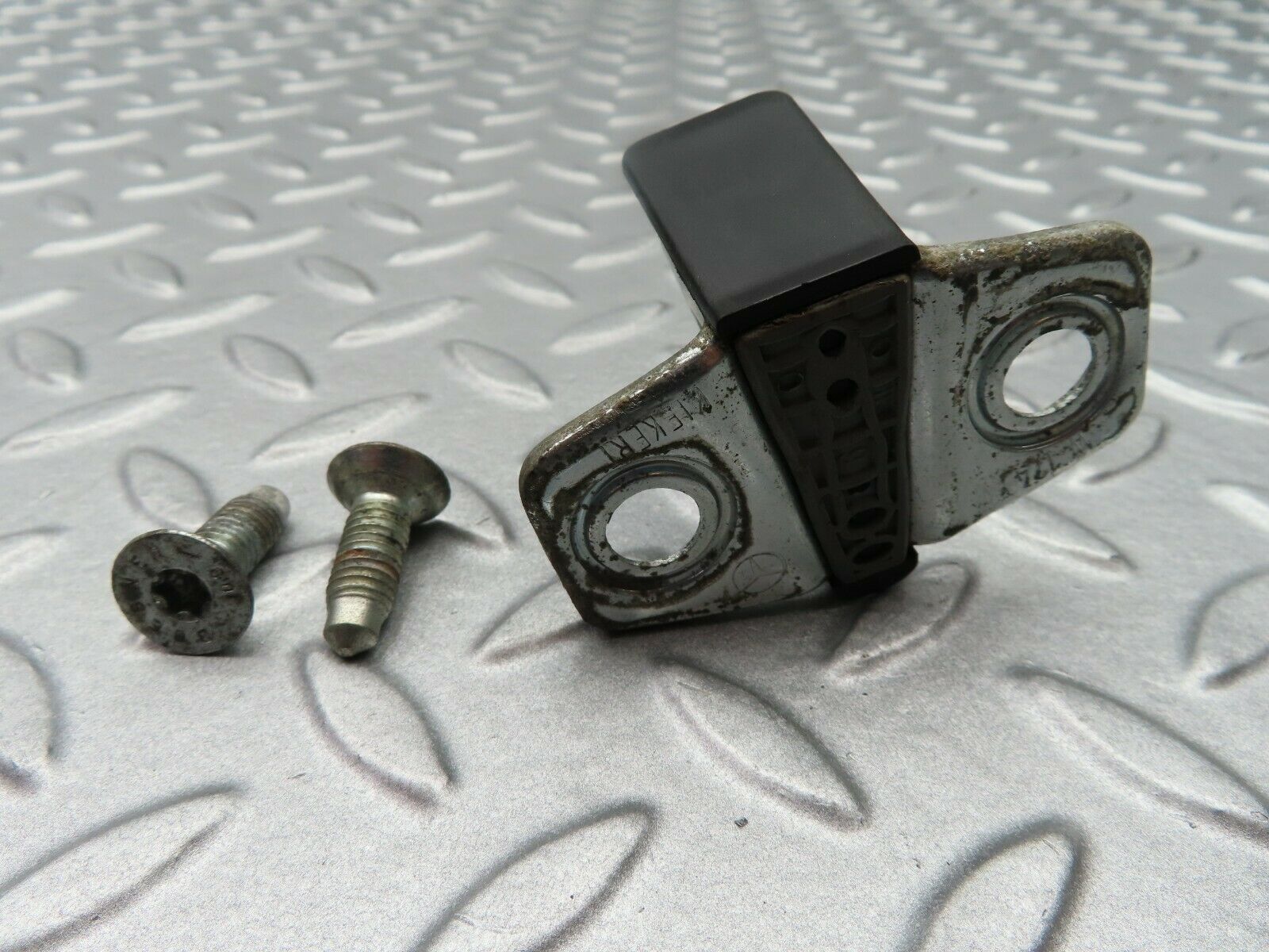 5369 Mercedes-Benz W124 230E Door Lock Latch