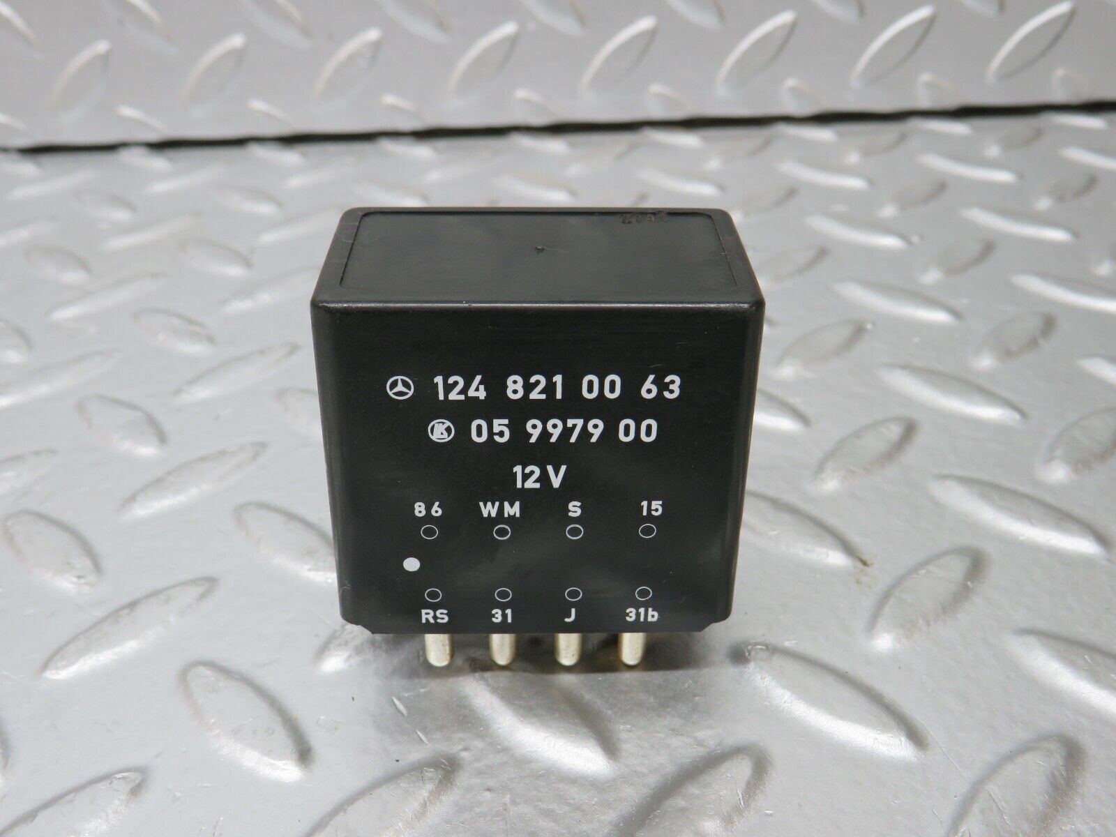 31271 Mercedes-Benz S124 220TE Wagon Rear Windscreen Wiper Relay 1248210063
