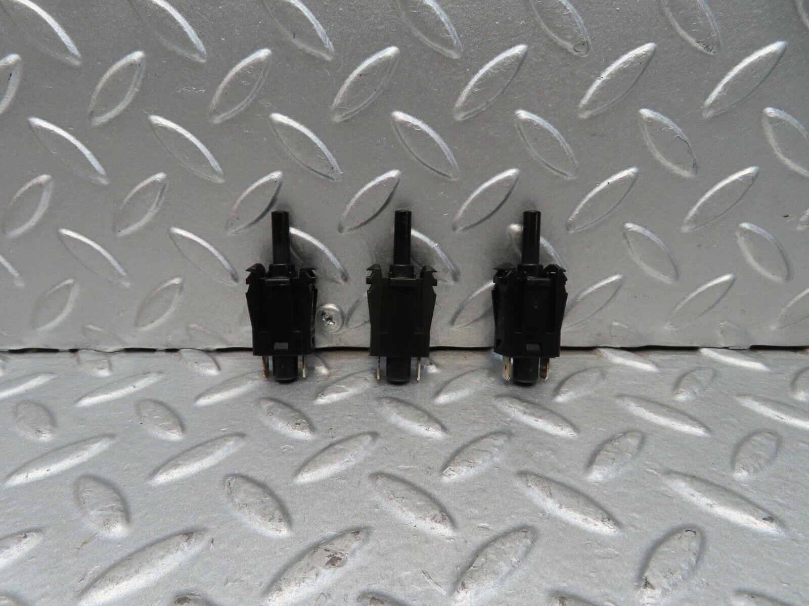 14729 Mercedes-Benz W201 190E Door Contact Switch 3pcs 0015458714