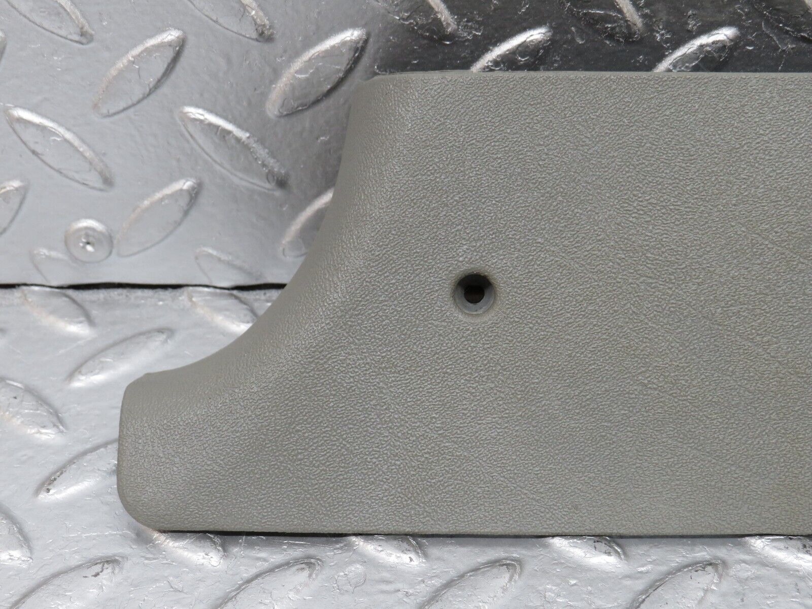 33662 Mercedes-Benz W201 190E 2.0L B Pillar Bottom Cover Right Side Grey 2016920222