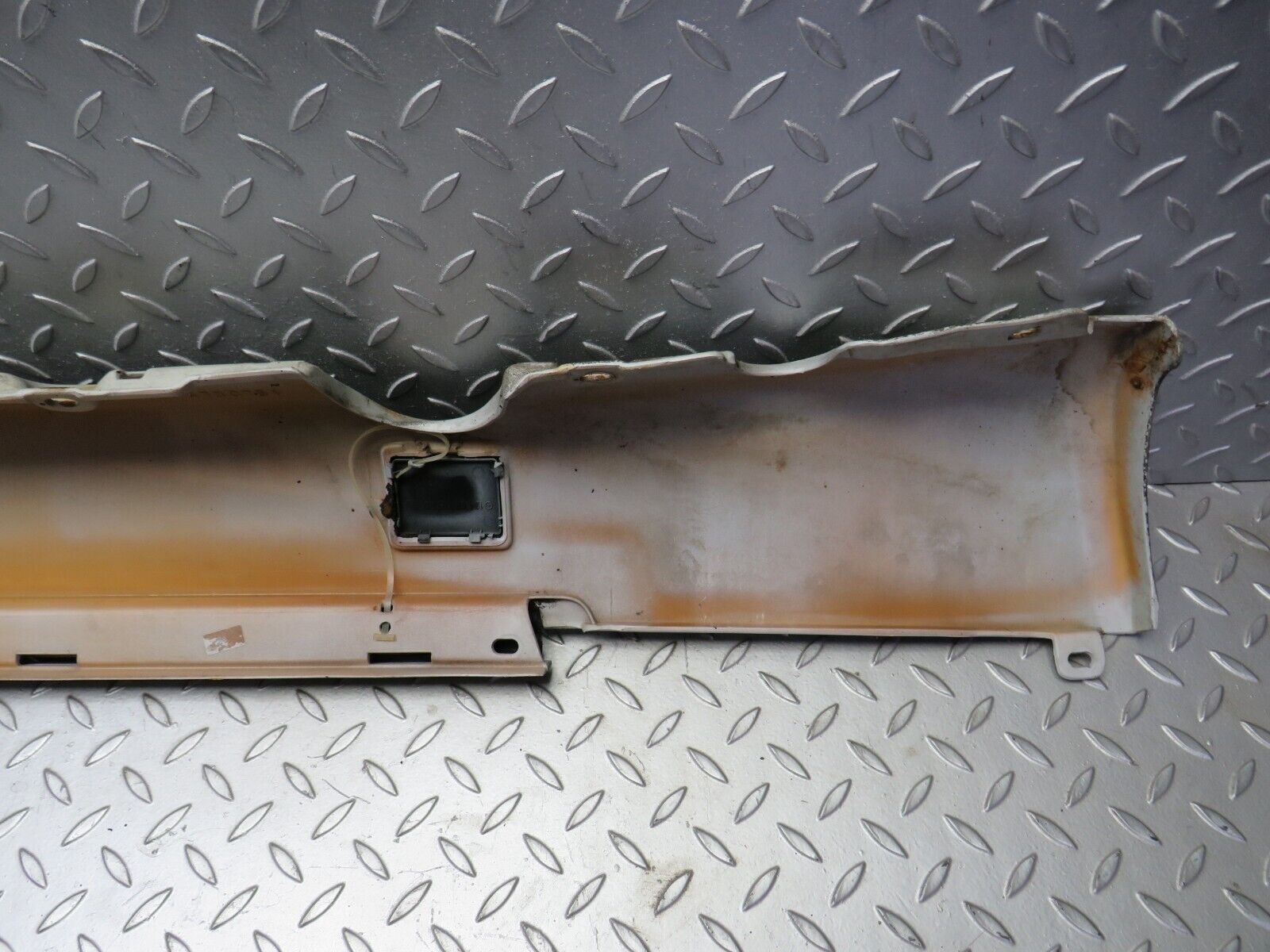 30251 Mercedes-Benz W124 230E Side Skirt Right Side 1246902440