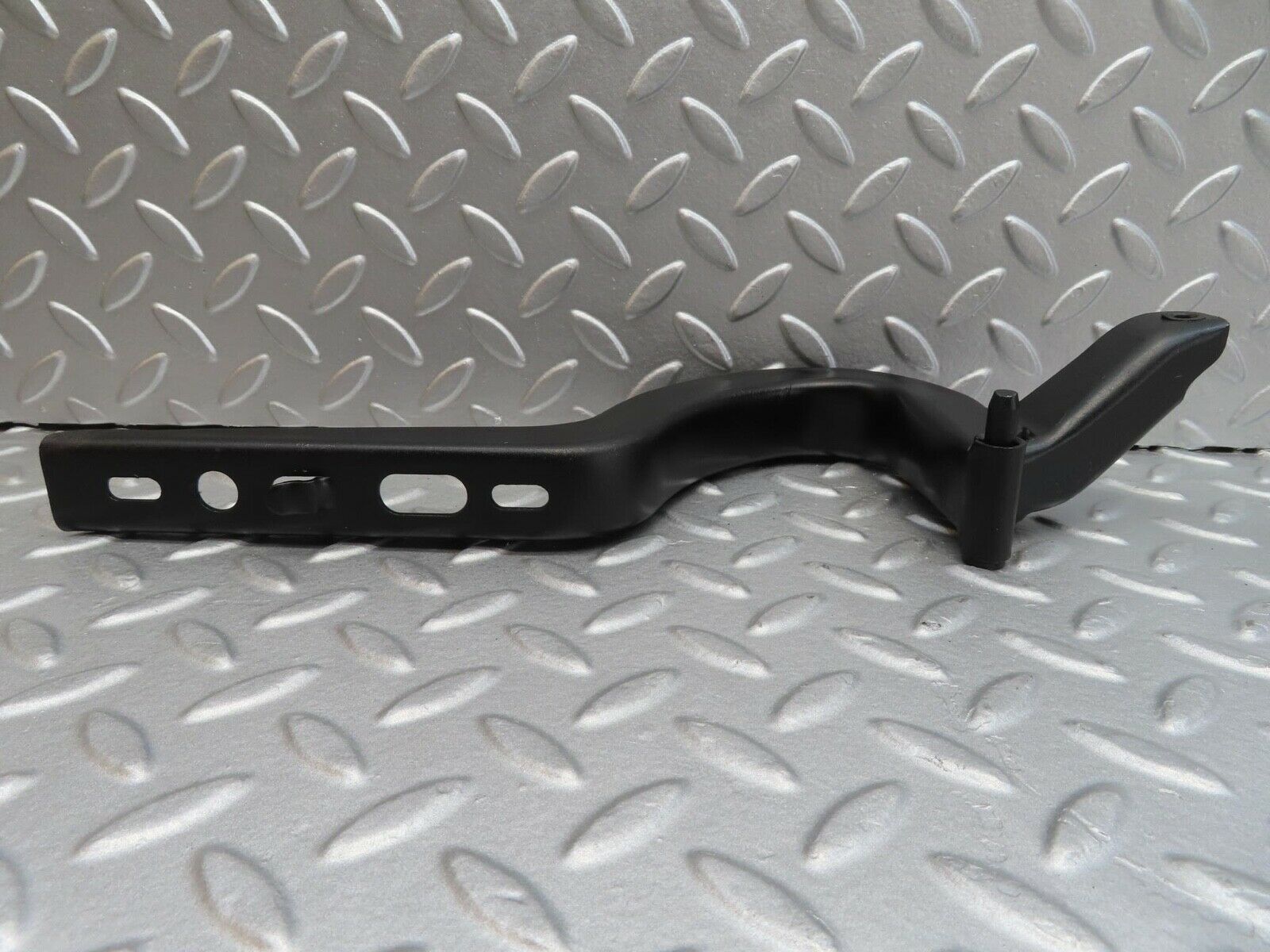 15993 Mercedes-Benz W123 280E Trunk Hinge Left Side 1237500187