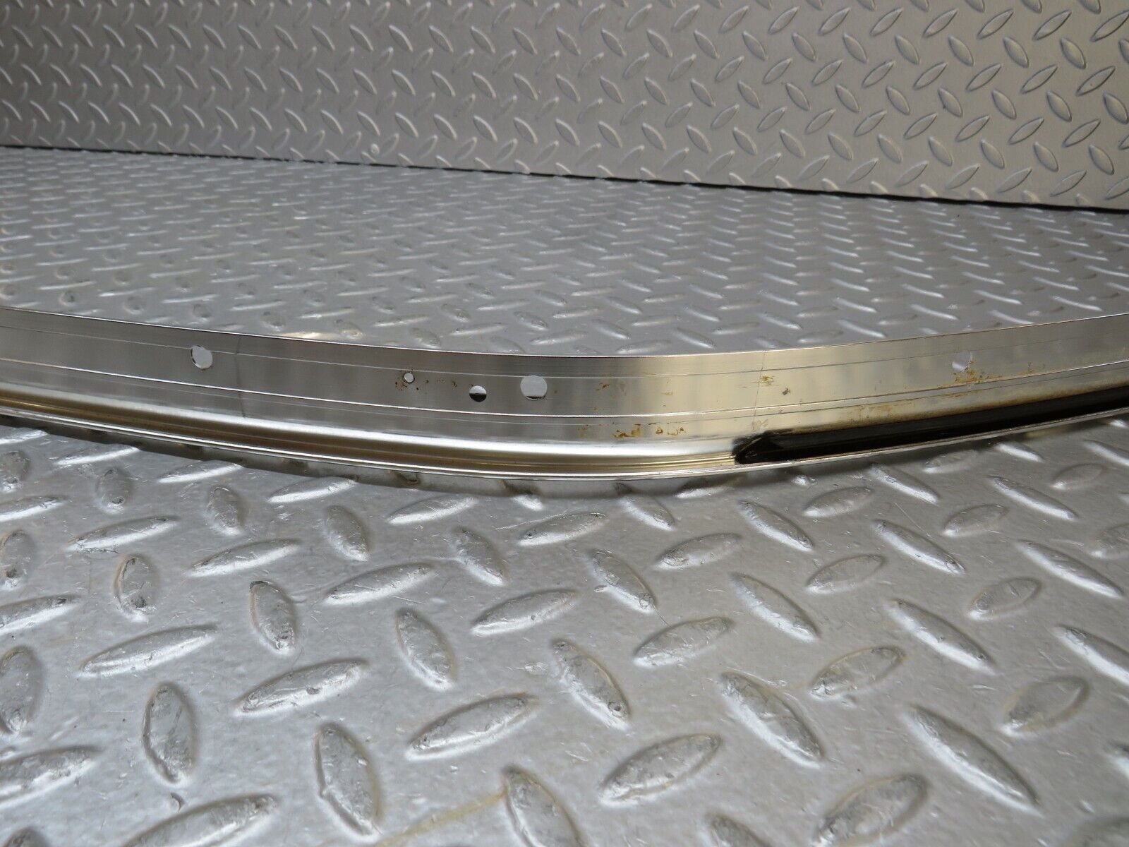 37027 Mercedes-Benz C126 420SEC Coupe Roof Chrome Trim Left Side