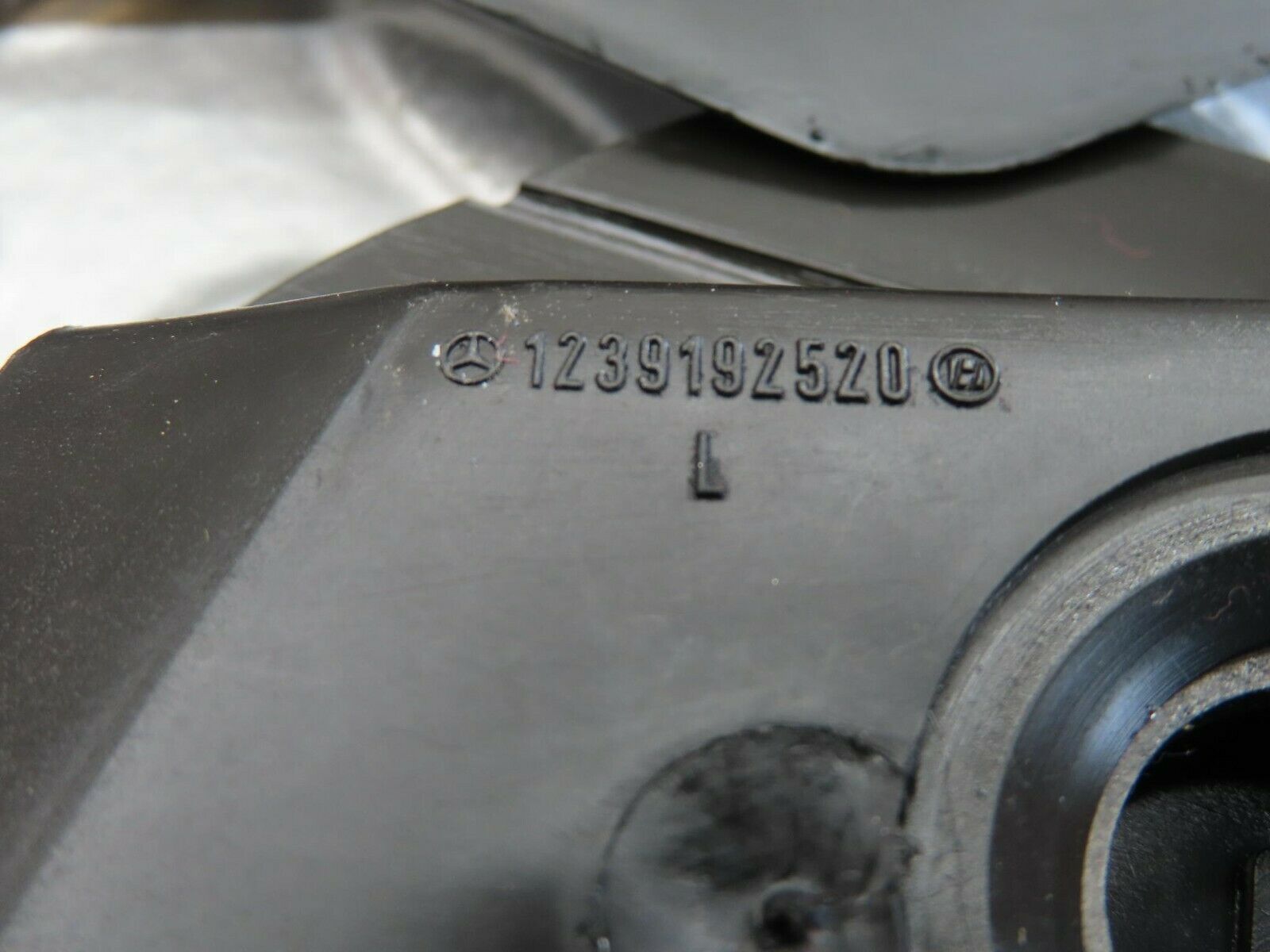 15463 Mercedes-Benz W123 230E Right Seat Belt Runner With Cover 1239192620